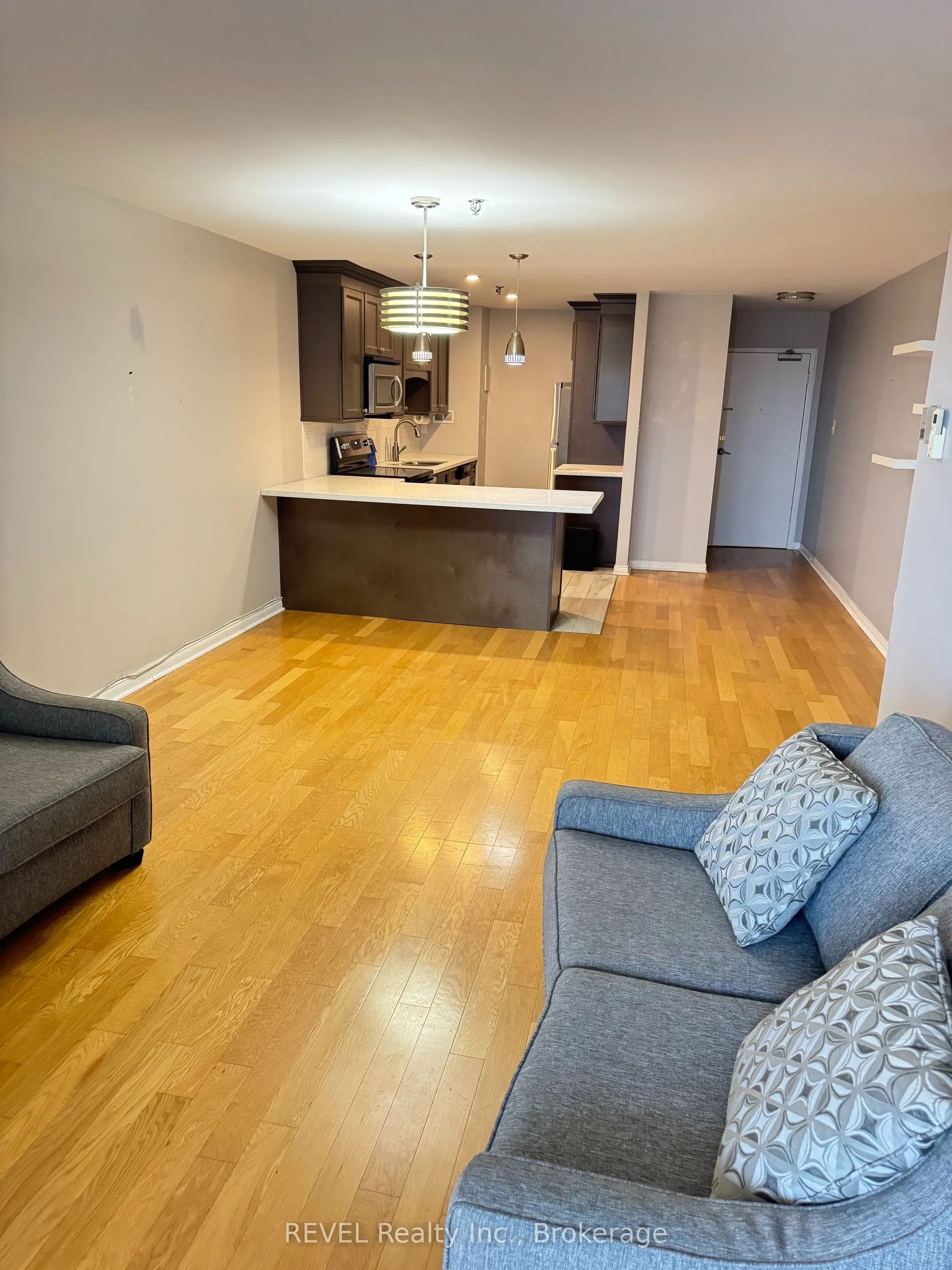 3955 Portage Road #401