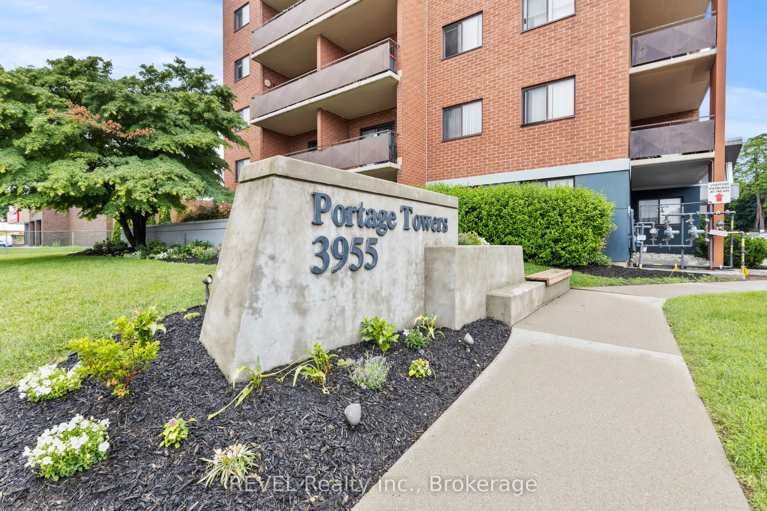 3955 Portage Road #401