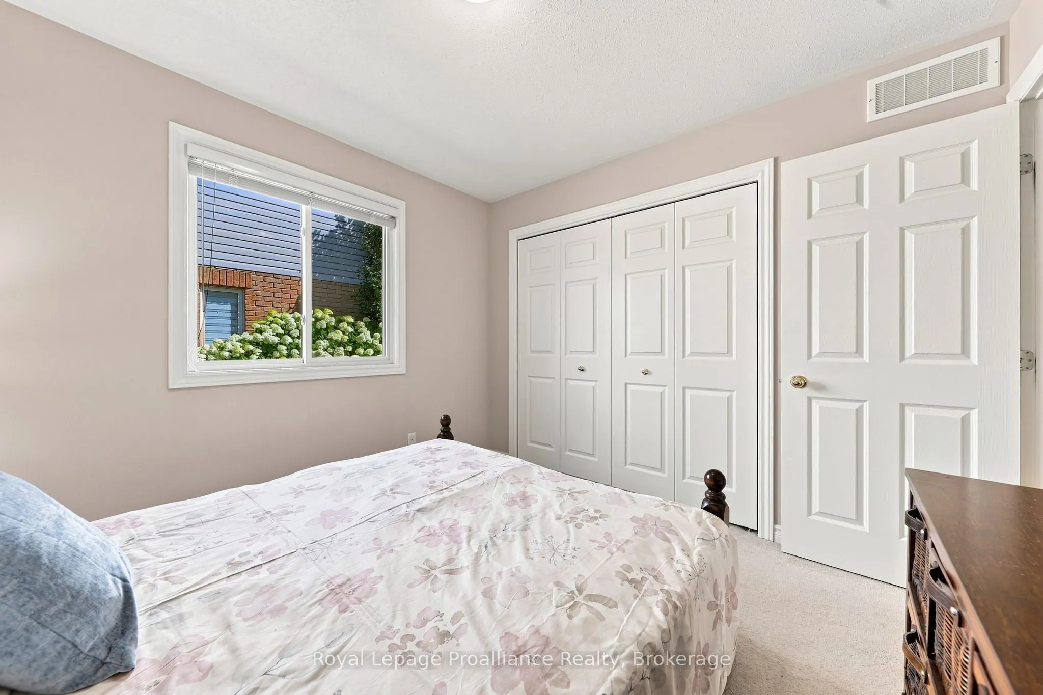9 Seneca Drive
