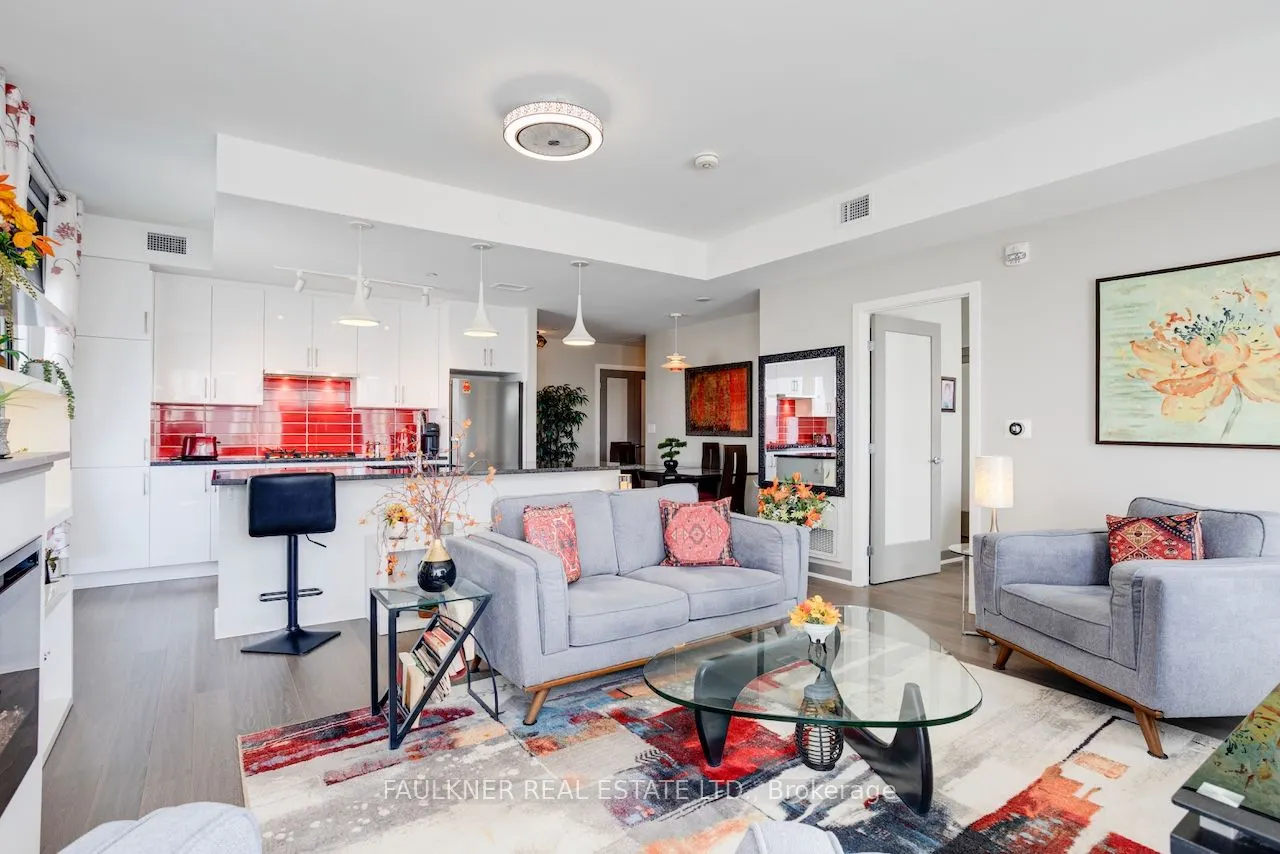 530 De Mazenod Avenue #413