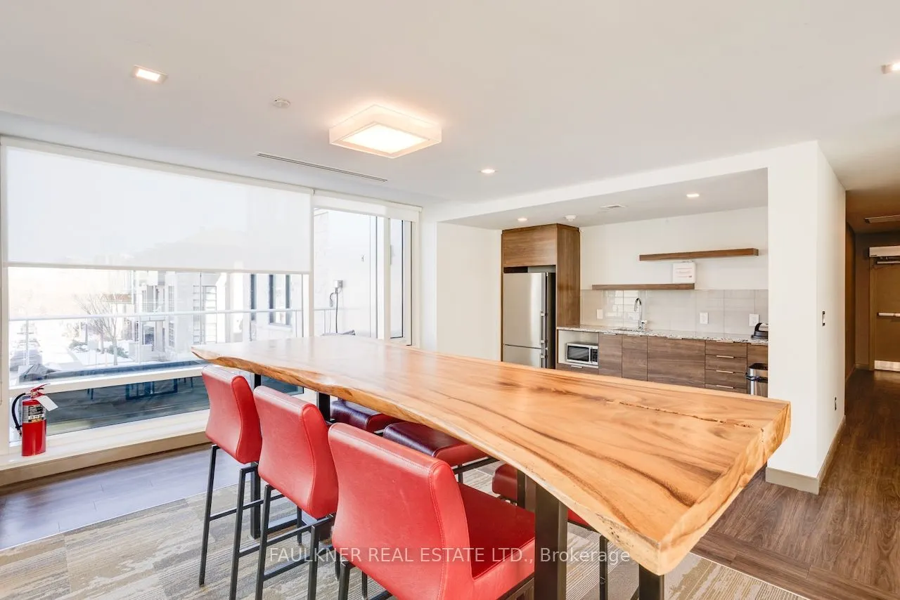 530 De Mazenod Avenue #413