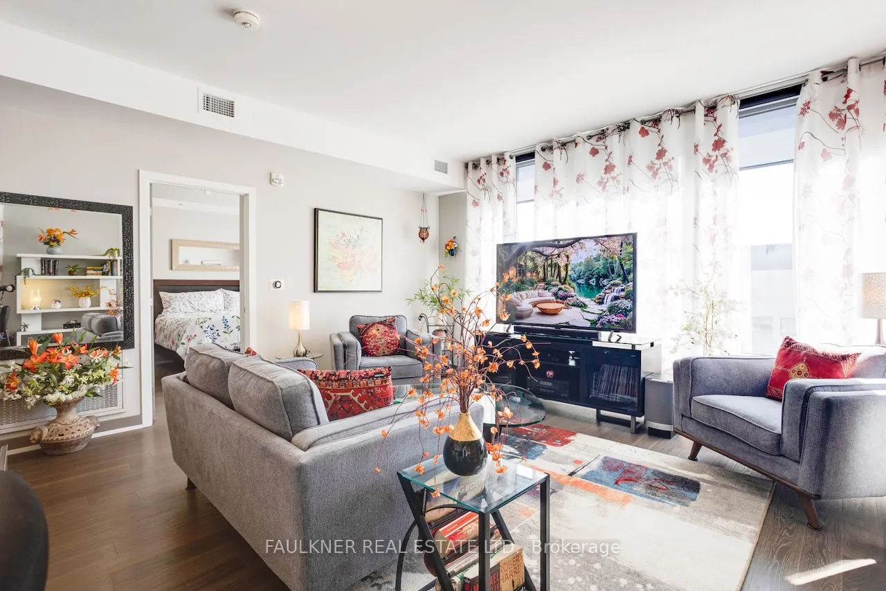 530 De Mazenod Avenue #413