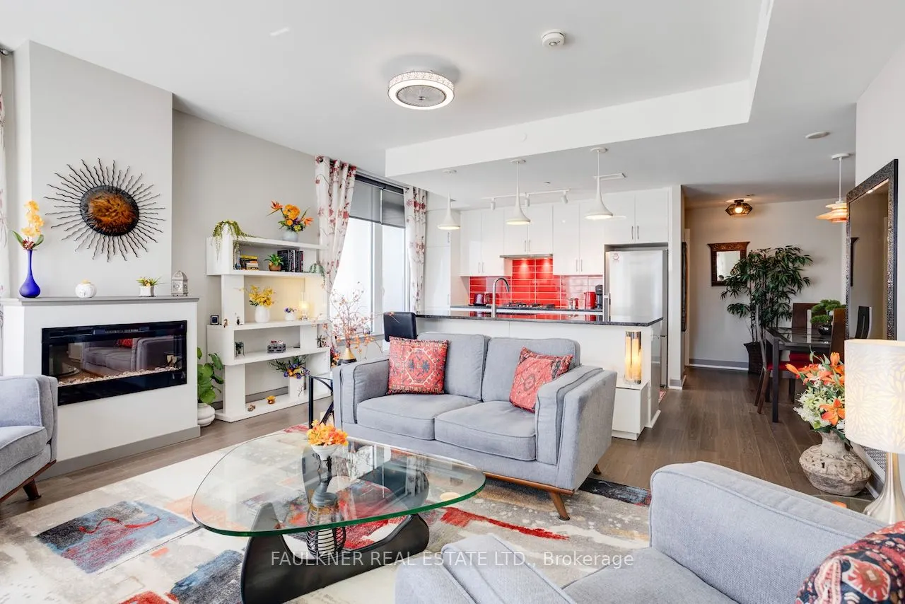 530 De Mazenod Avenue #413