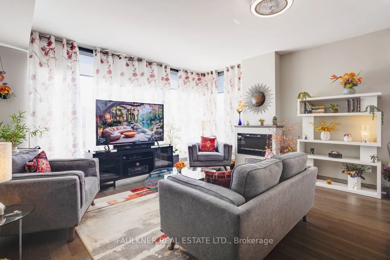 530 De Mazenod Avenue #413