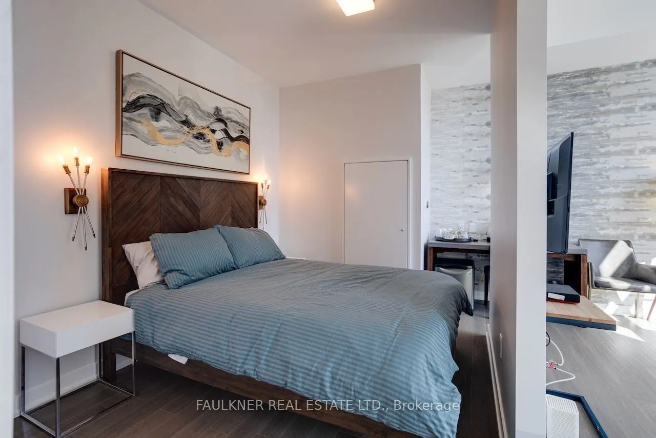 530 De Mazenod Avenue #413