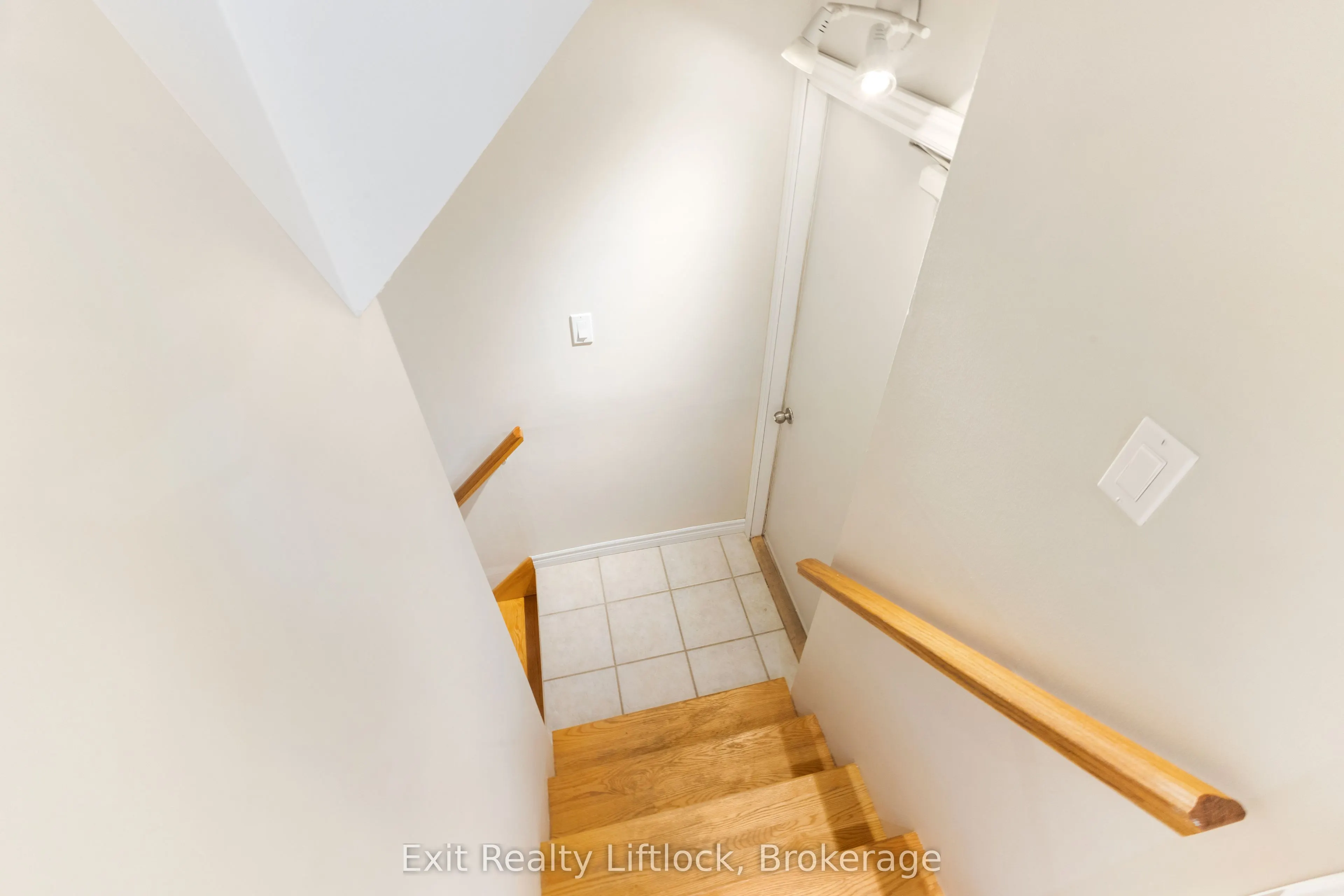 958 Smithside Court