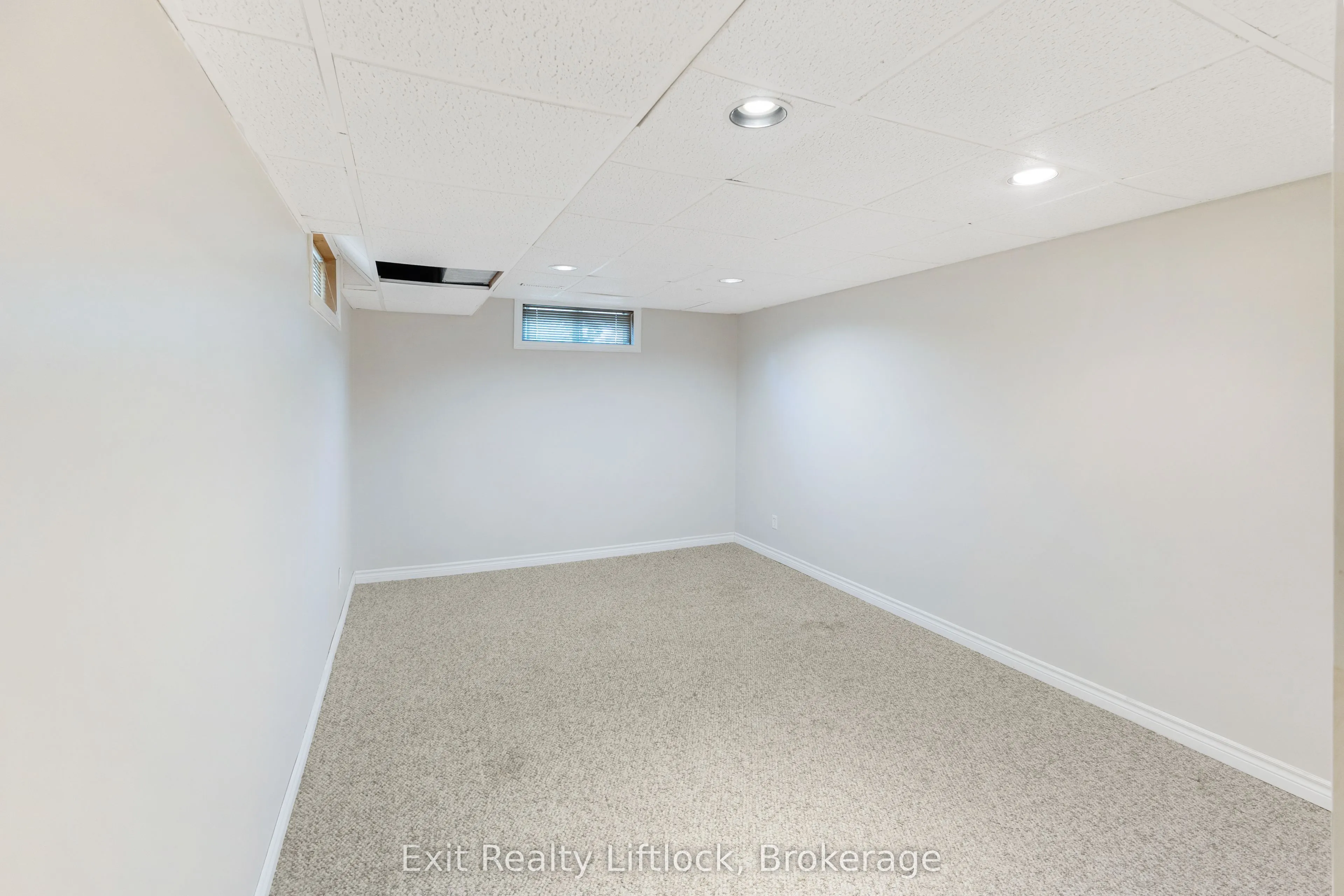 958 Smithside Court