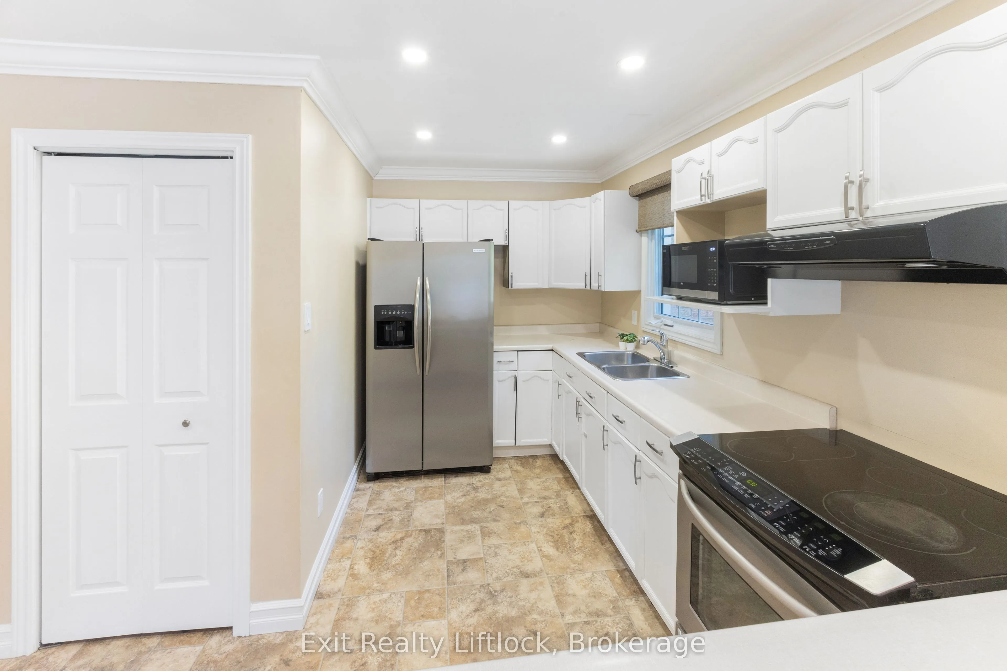 958 Smithside Court