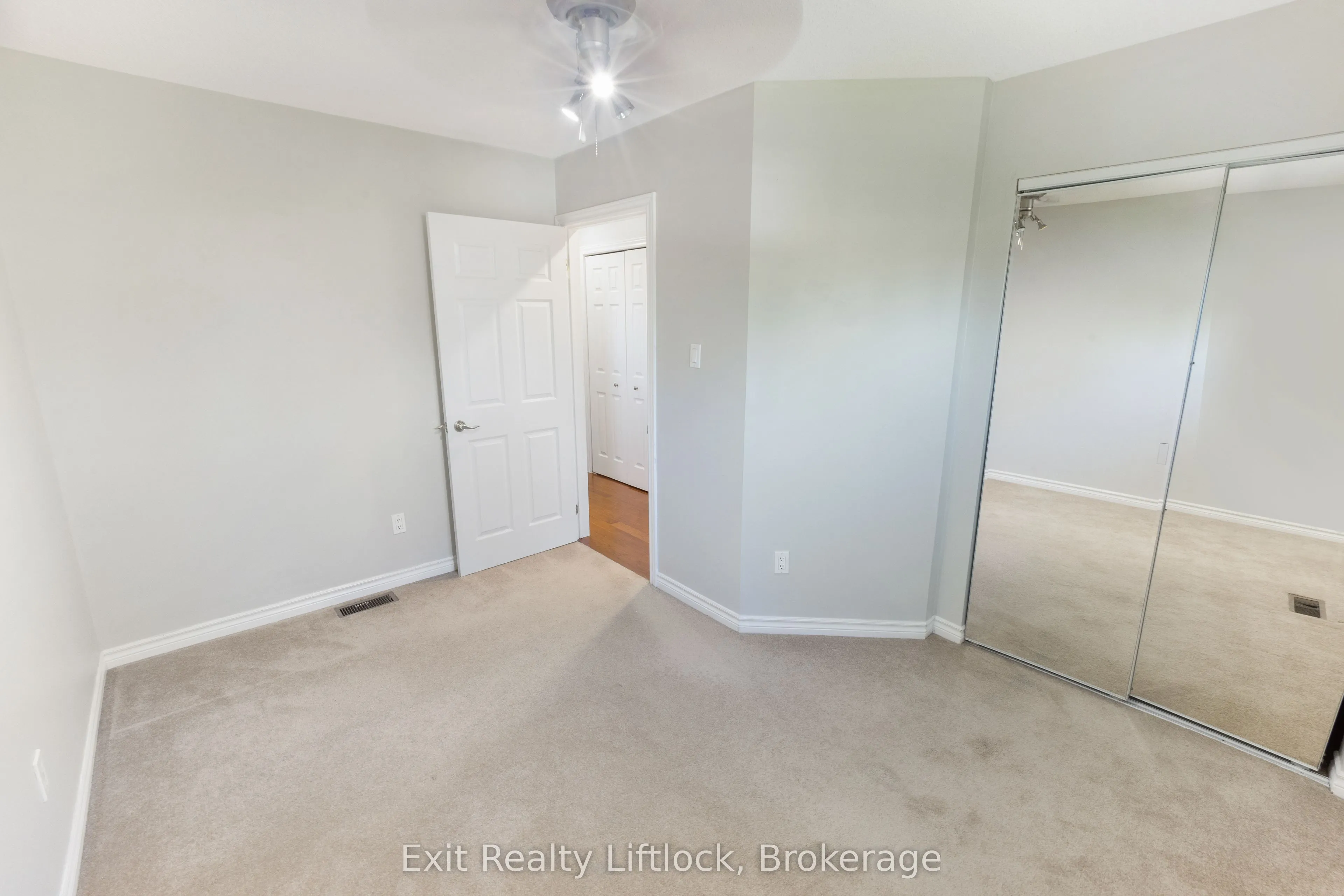 958 Smithside Court