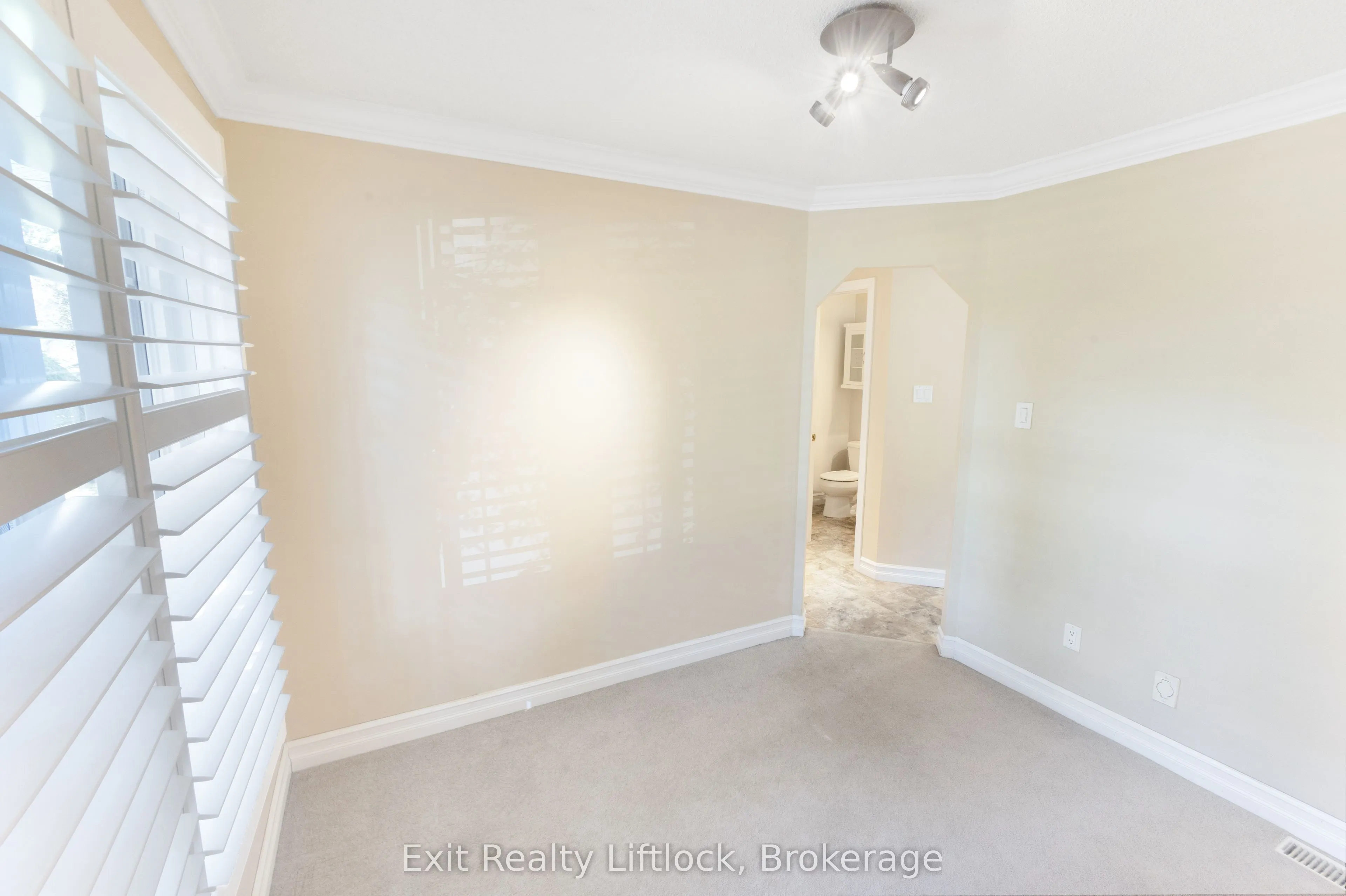 958 Smithside Court