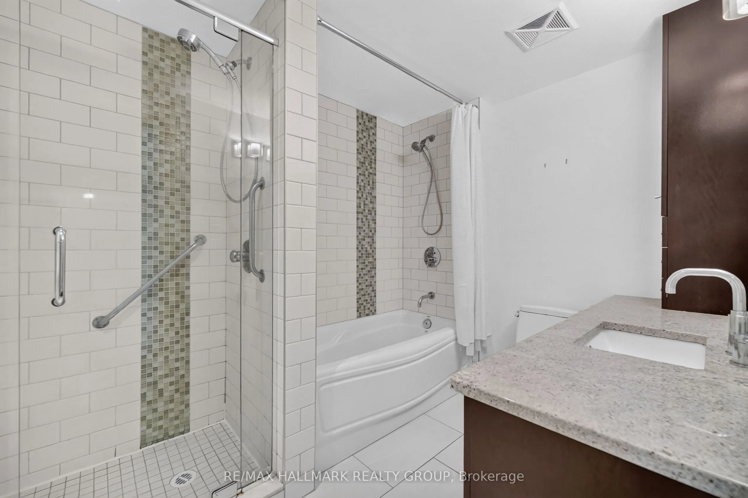 419 Laurier Avenue E #101