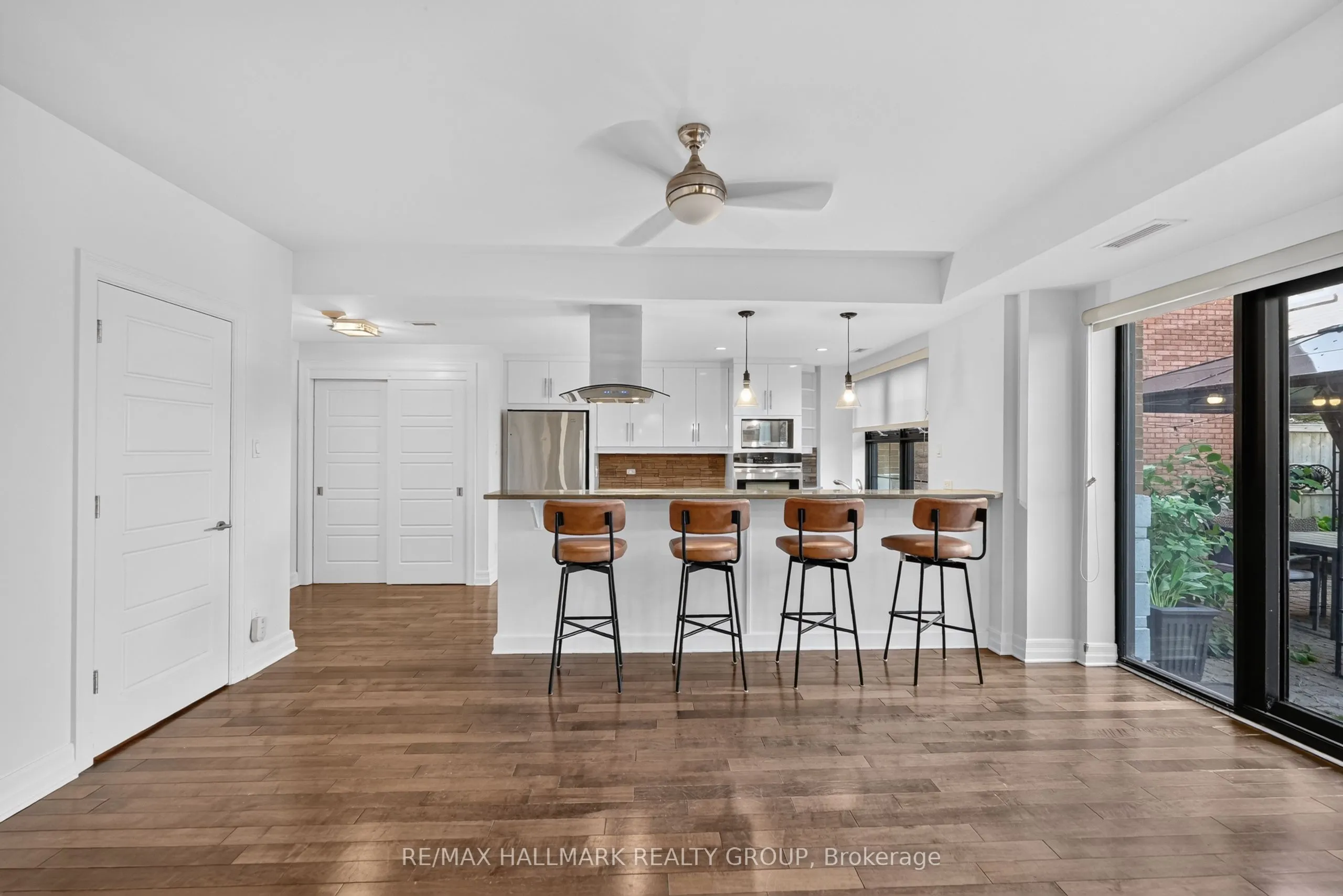 419 Laurier Avenue E #101