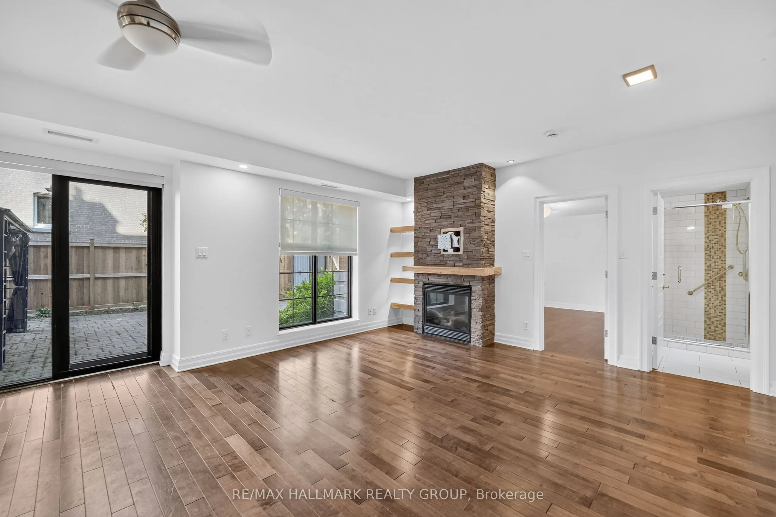 419 Laurier Avenue E #101