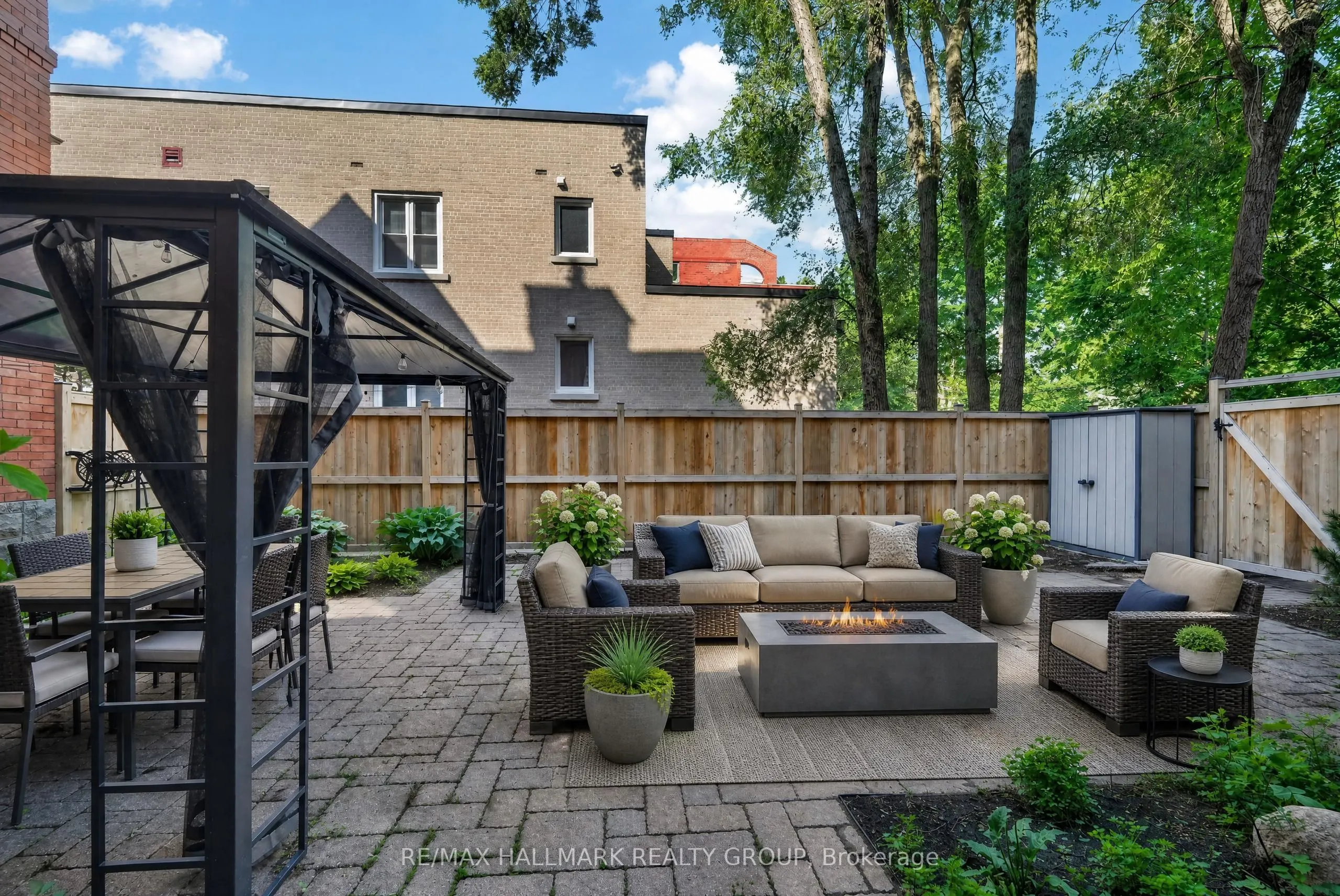 419 Laurier Avenue E #101