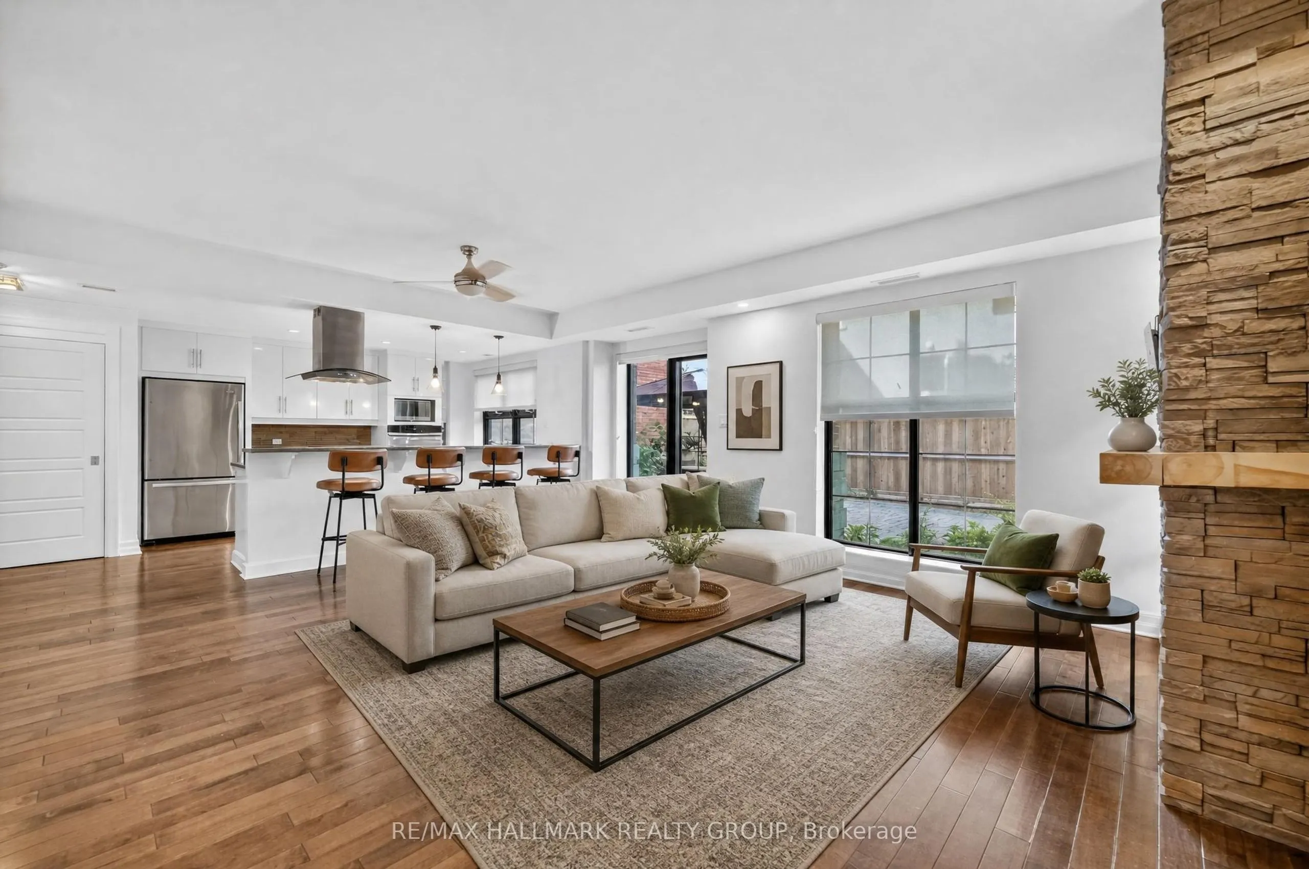 419 Laurier Avenue E #101