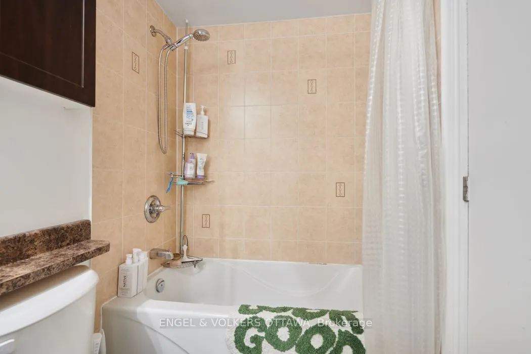 234 Rideau Street #902