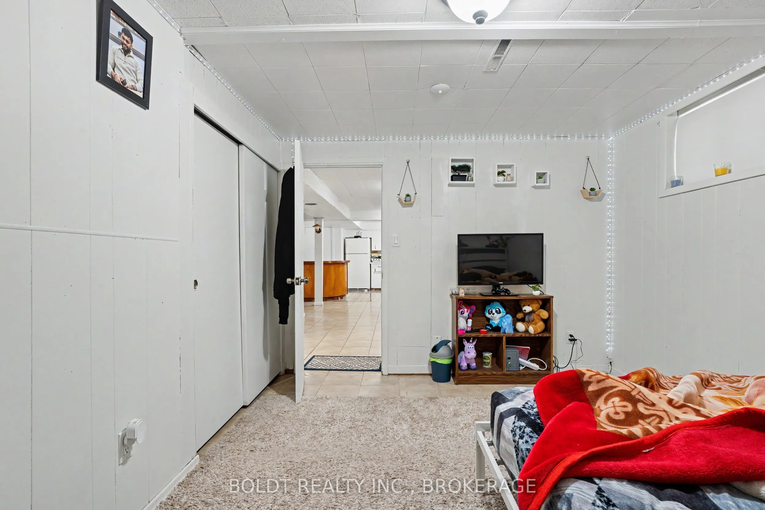 5568 Drummond Road