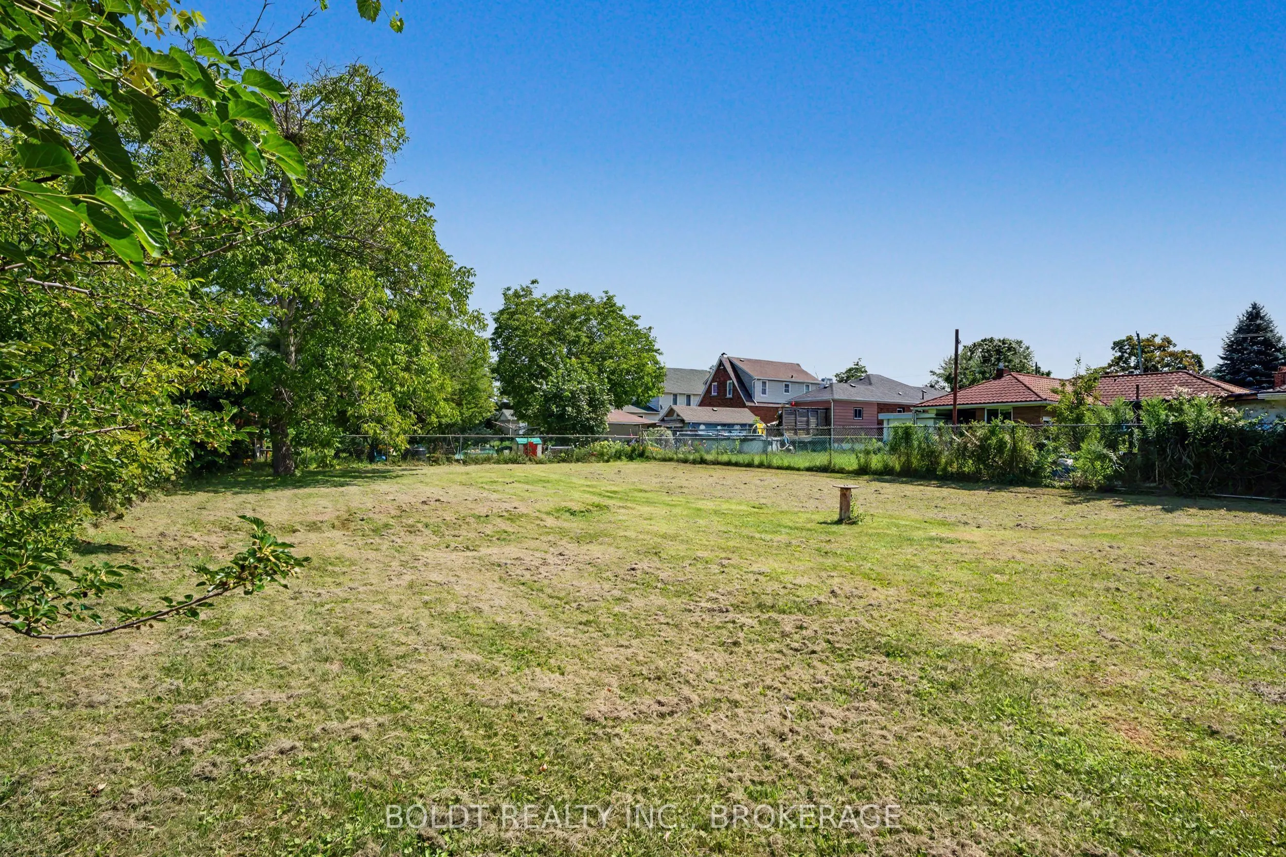 5568 Drummond Road