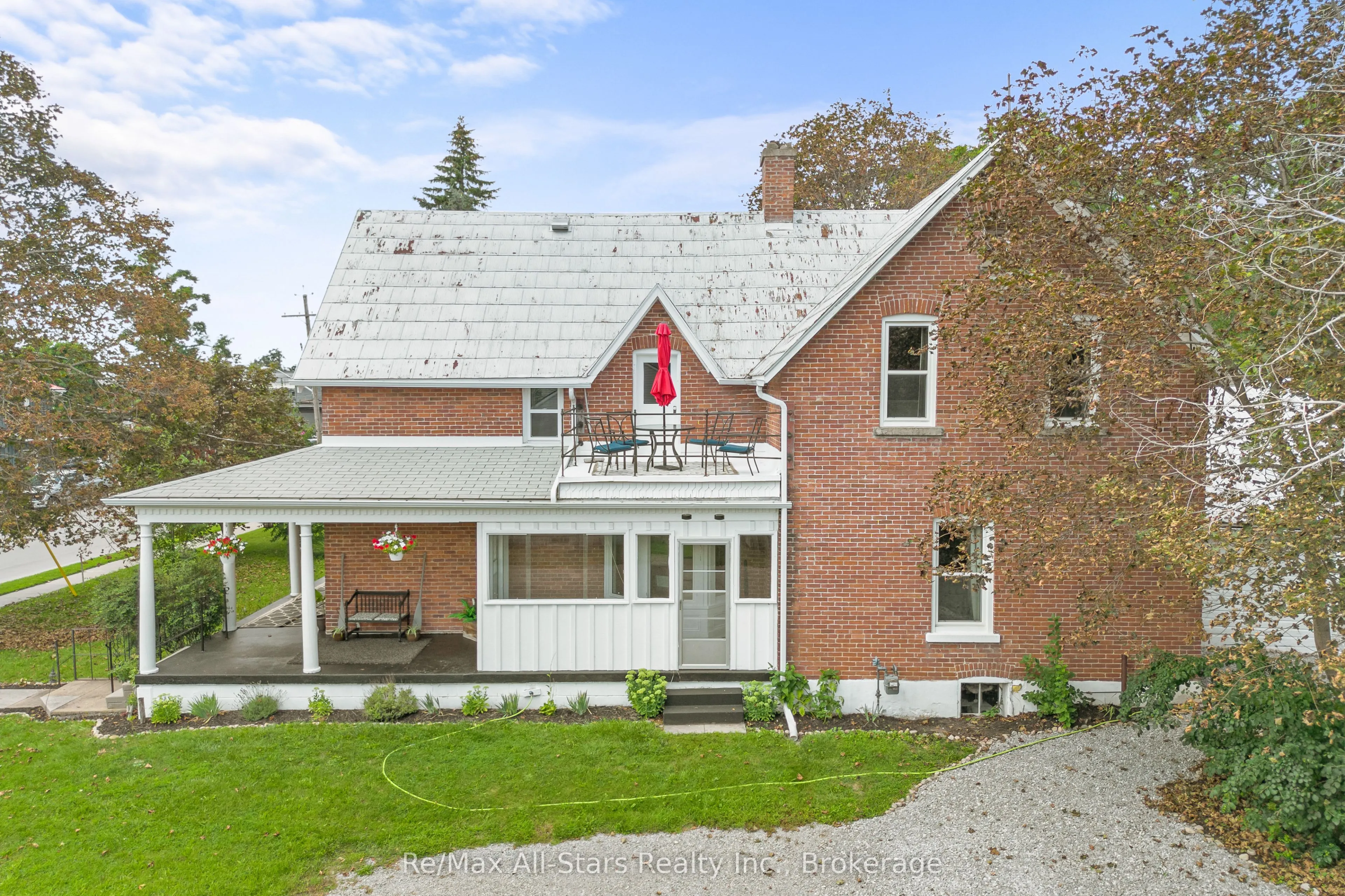 21 Francis Street E