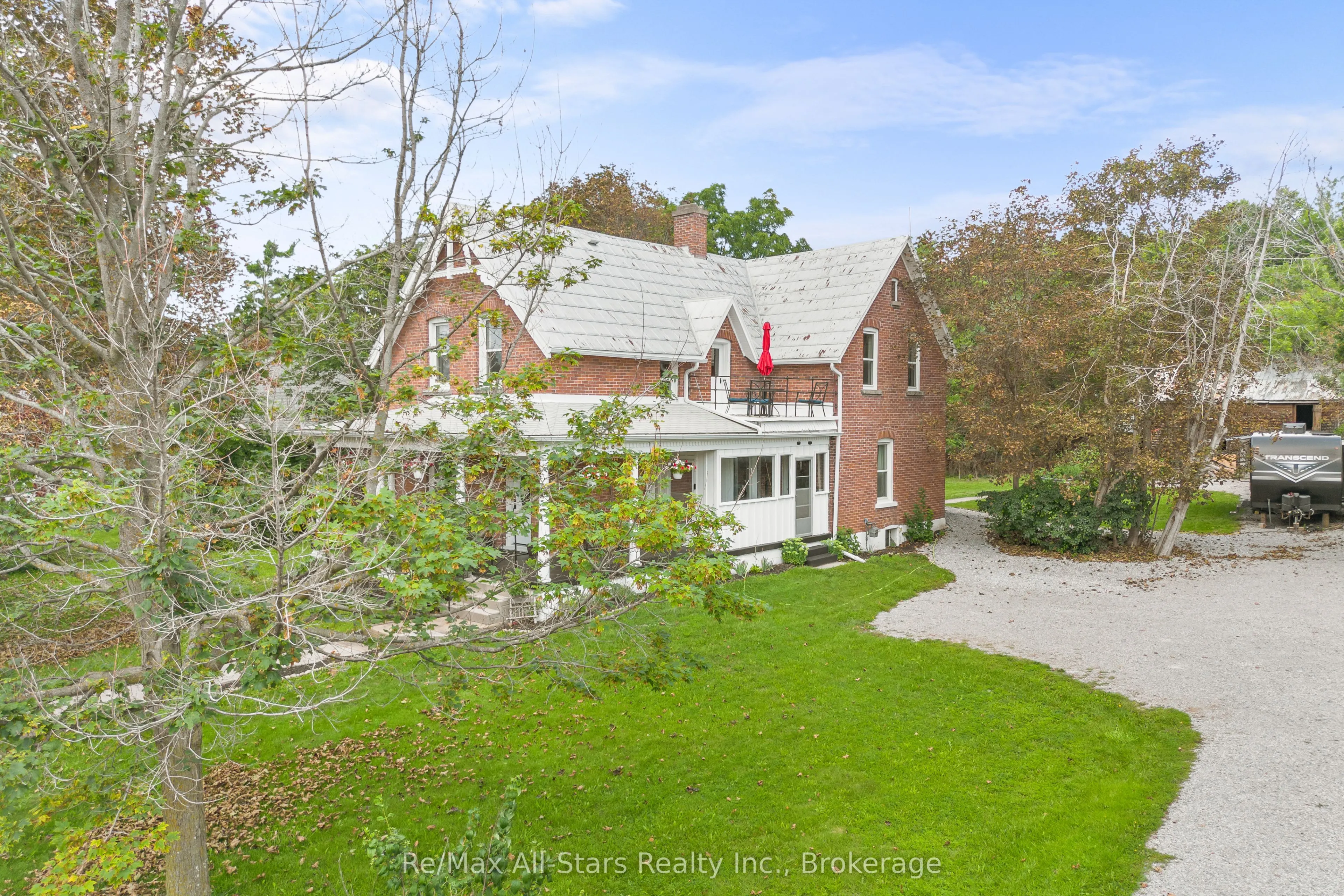 21 Francis Street E