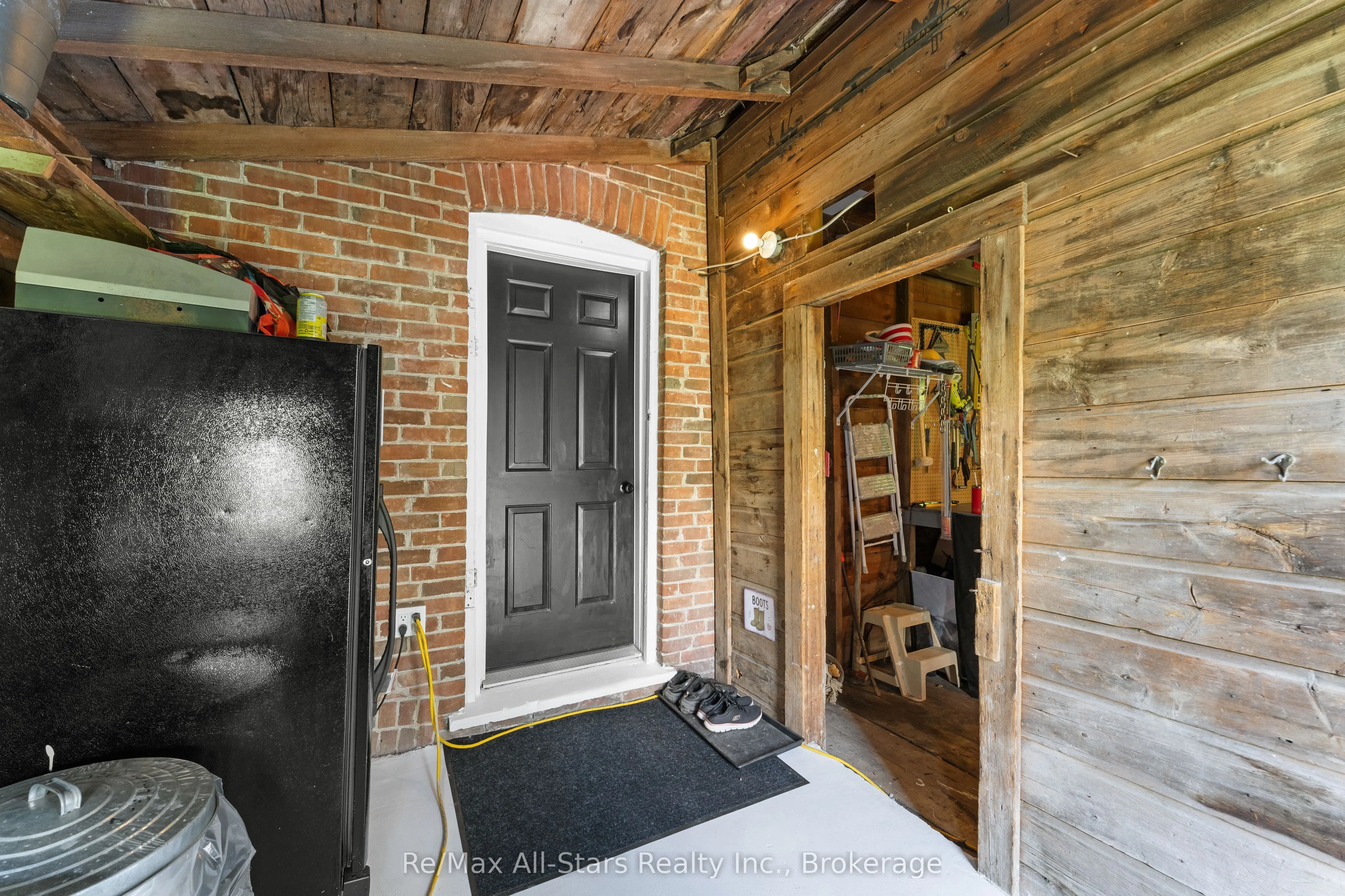 21 Francis Street E