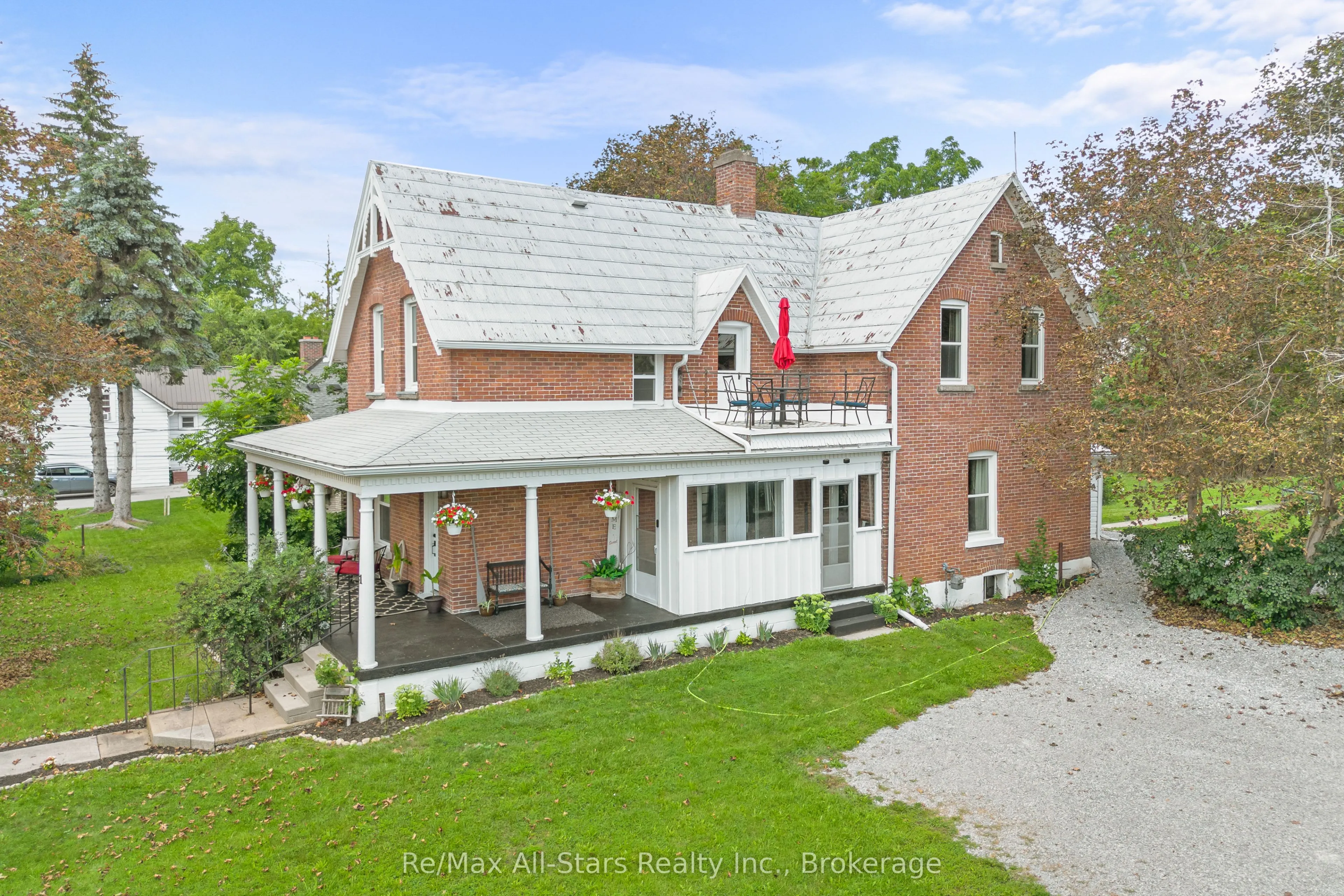 21 Francis Street E