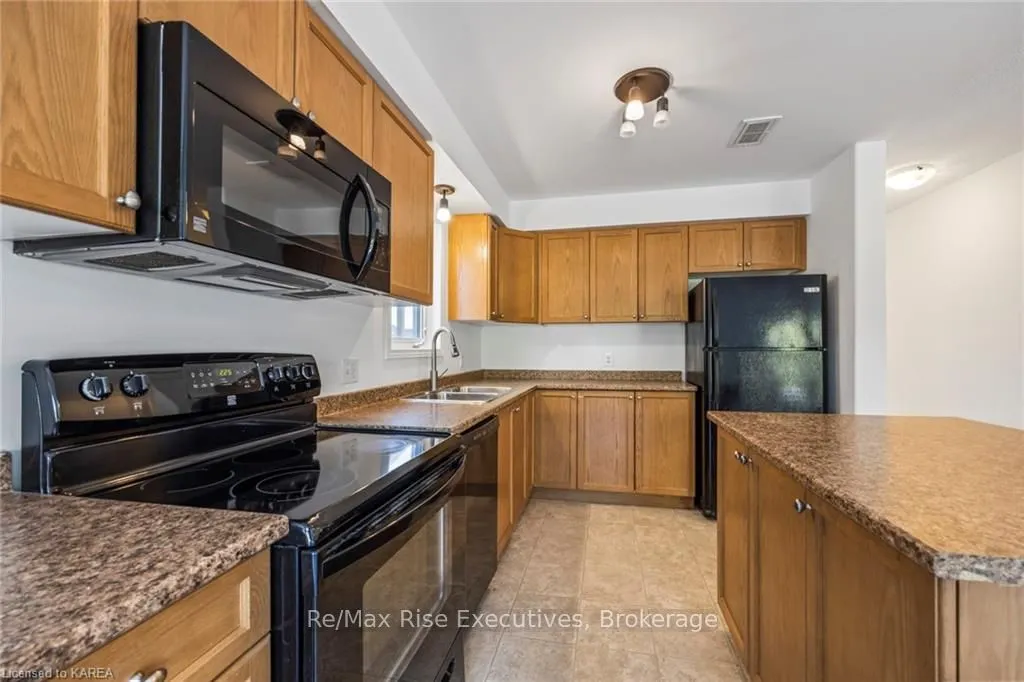1653 Crimson Crescent