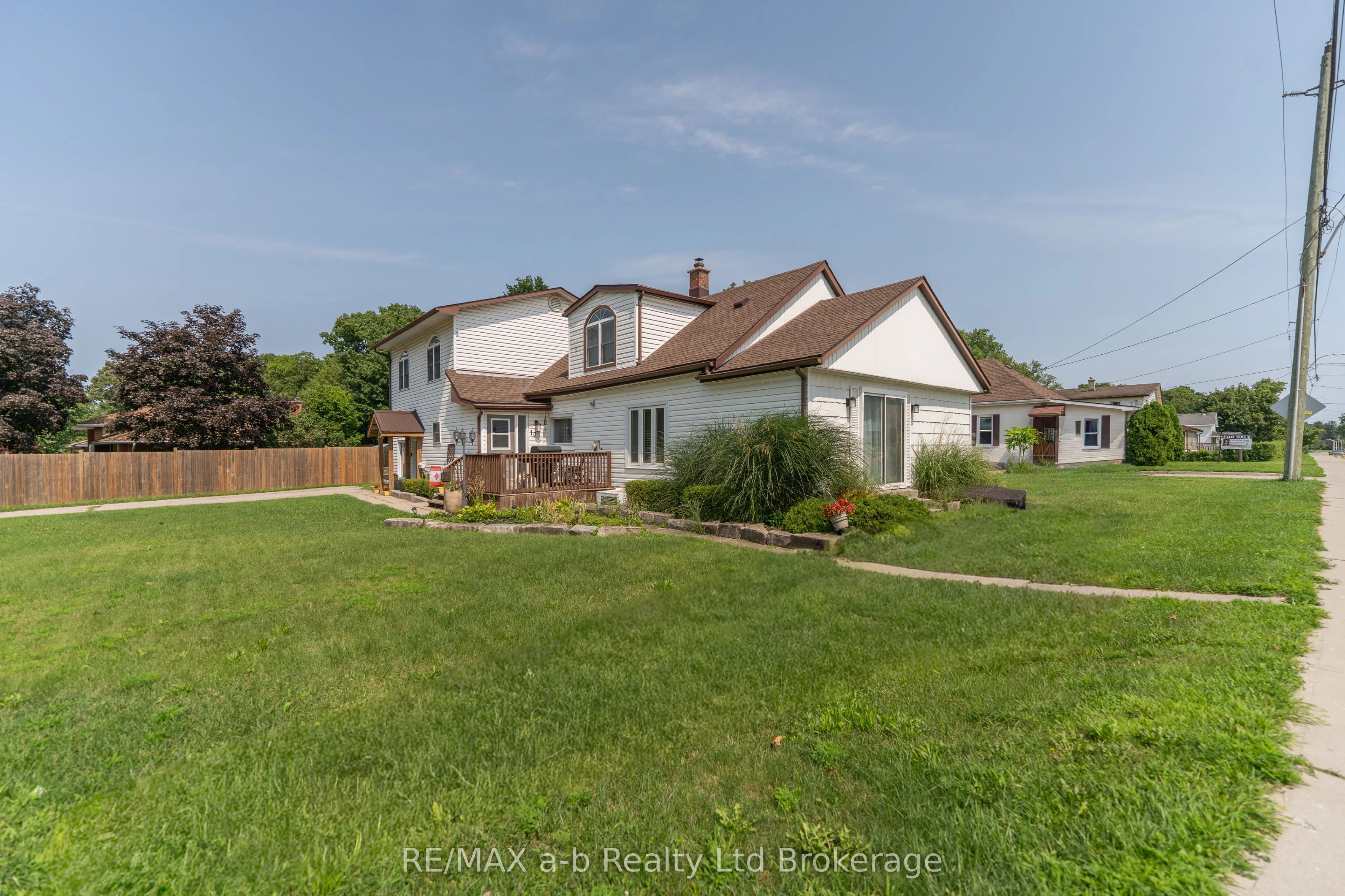 13 Potters Road N