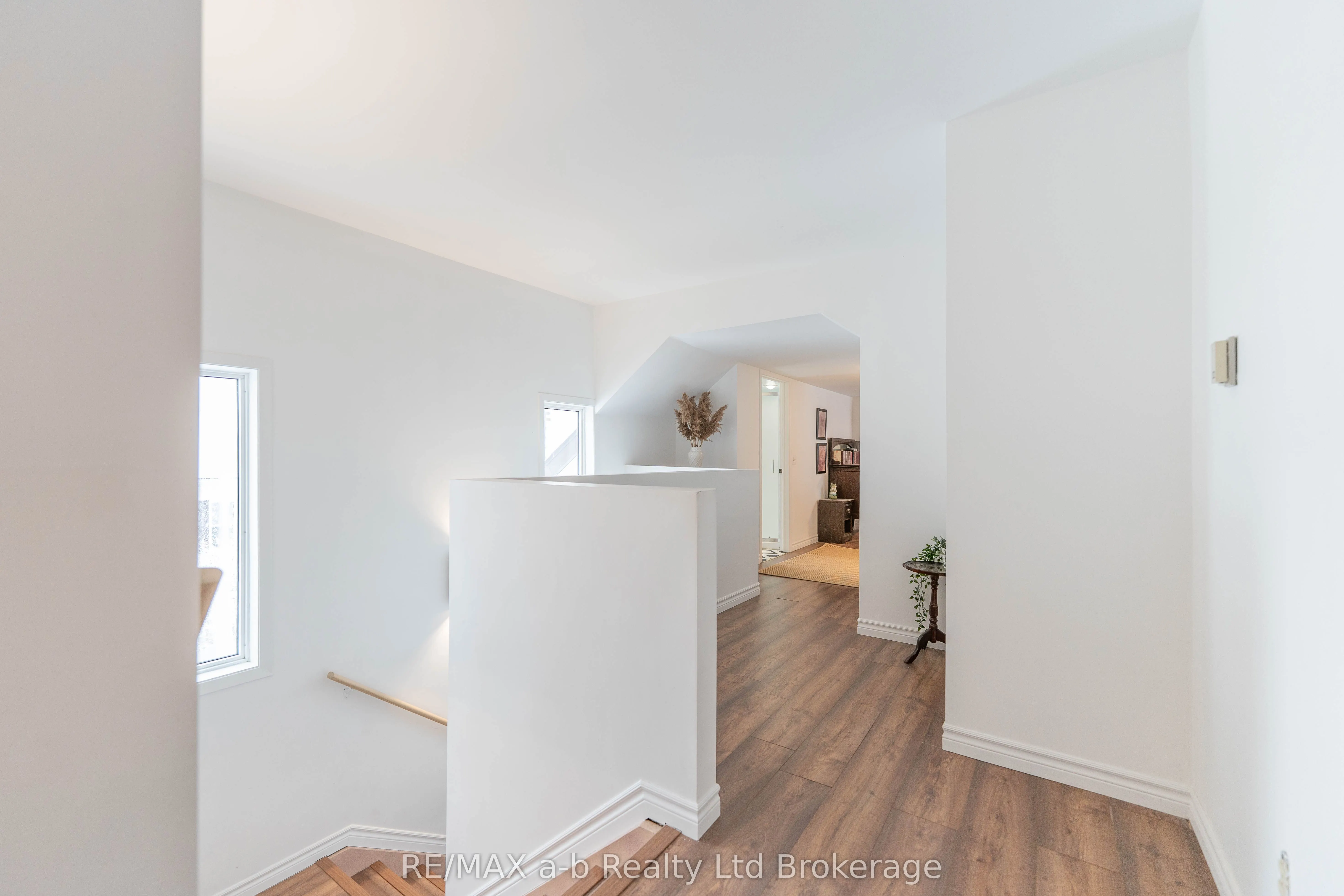 13 Potters Road N