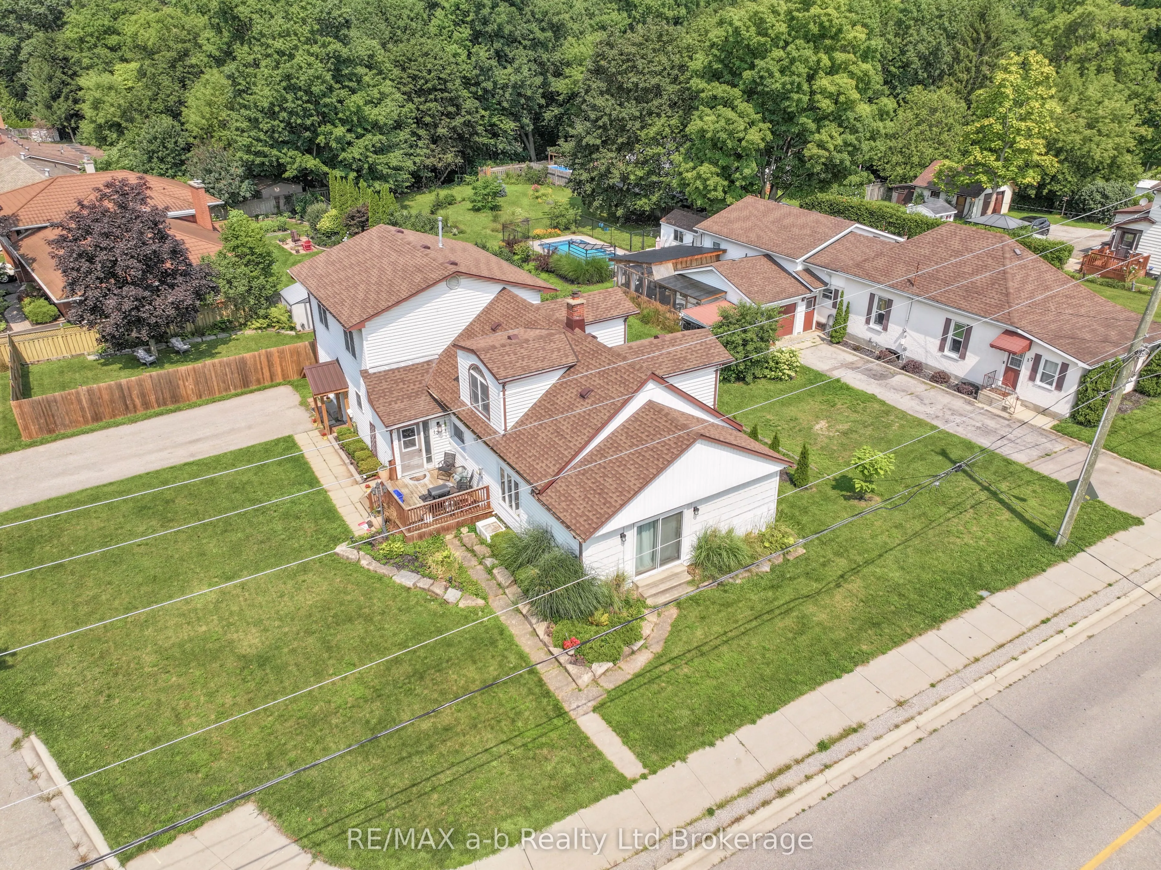 13 Potters Road N