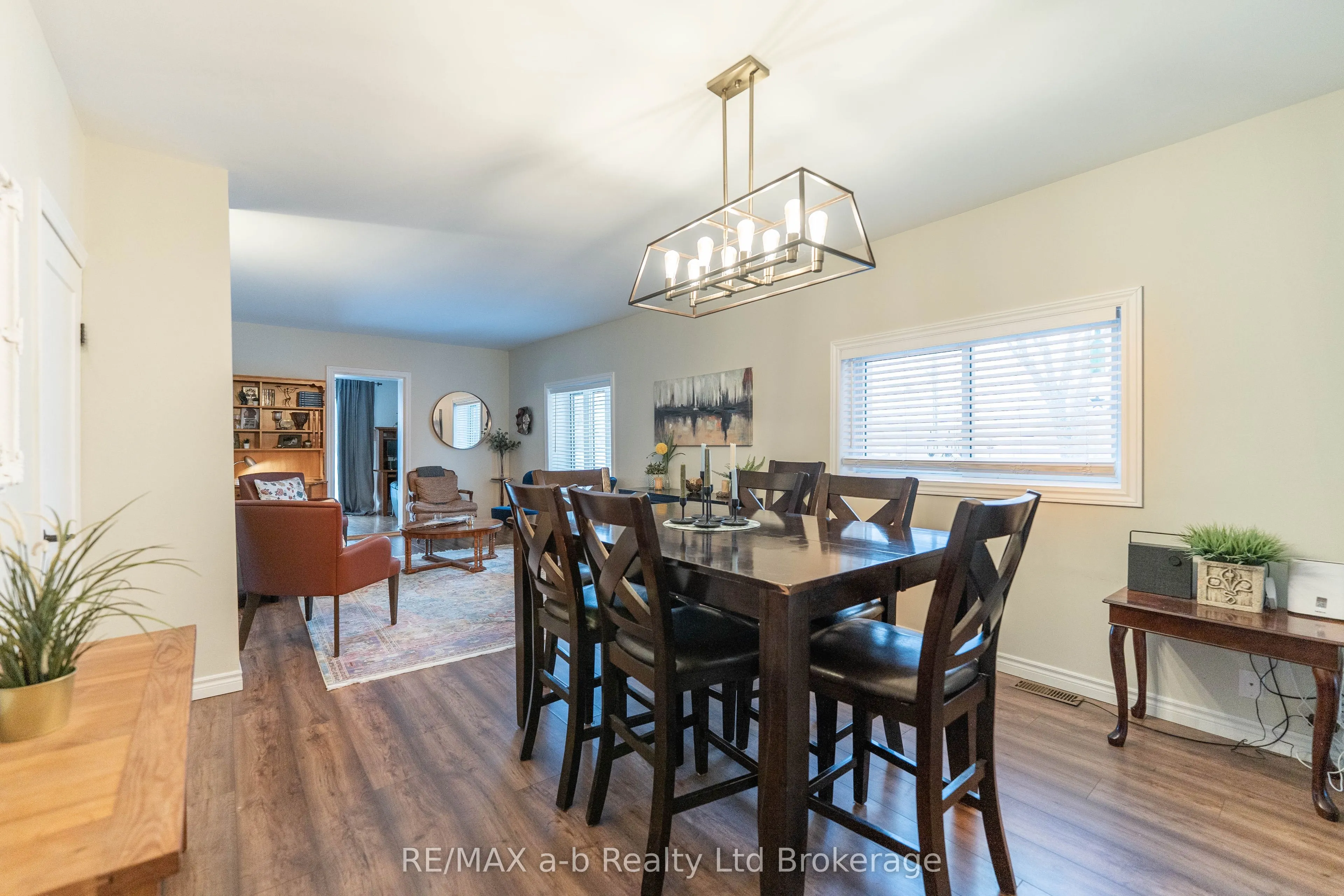 13 Potters Road N