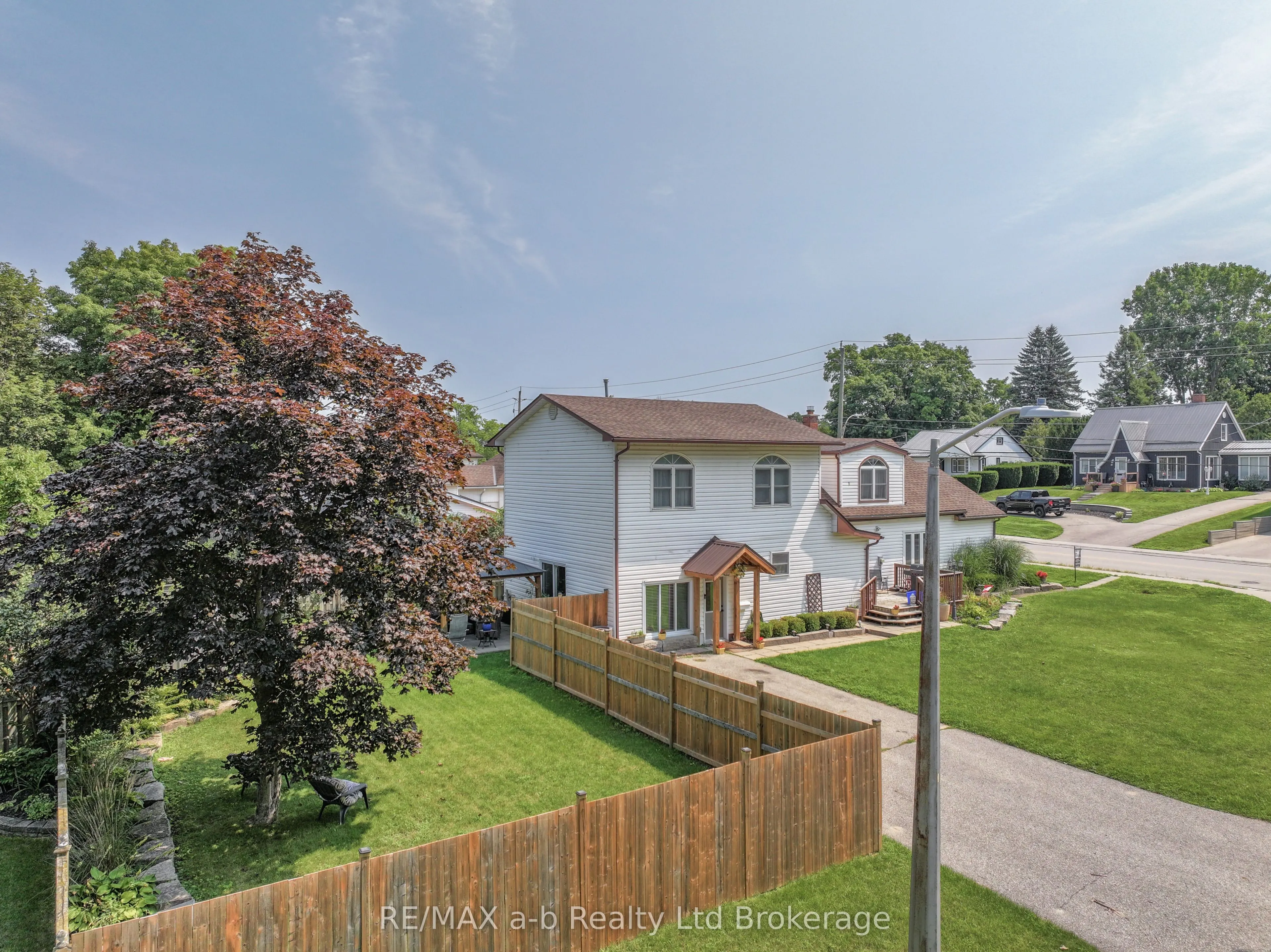 13 Potters Road N