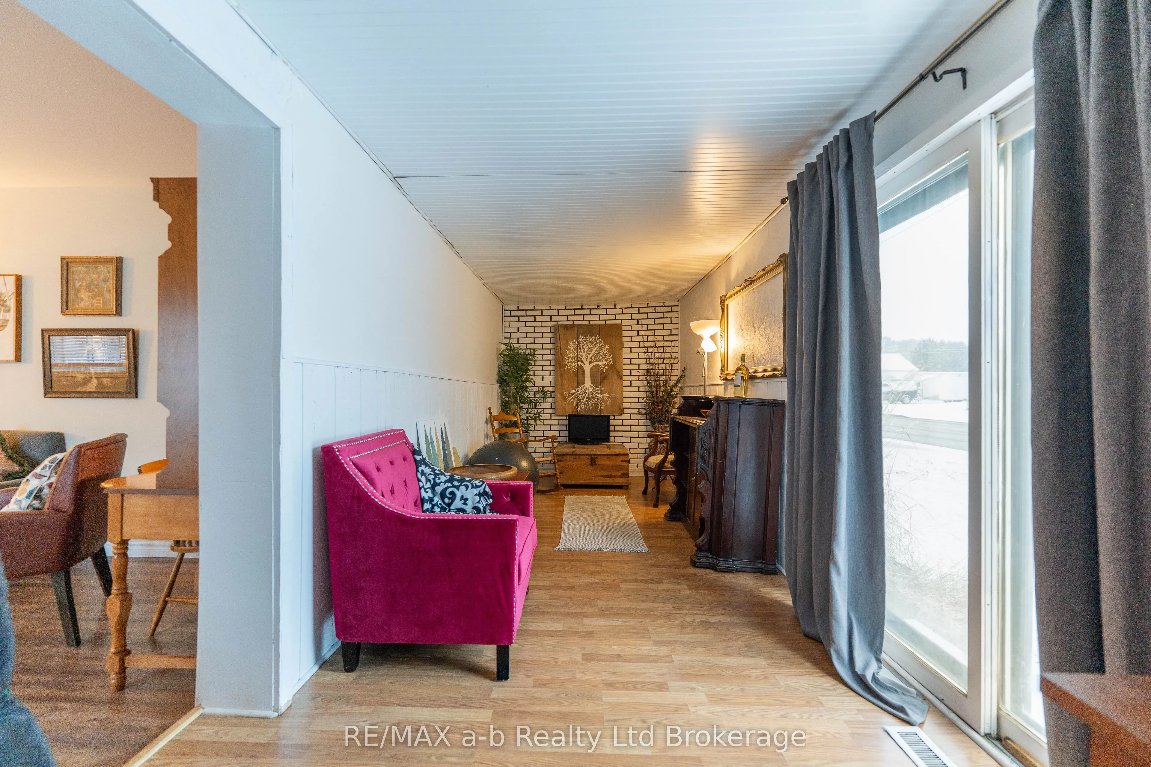 13 Potters Road N
