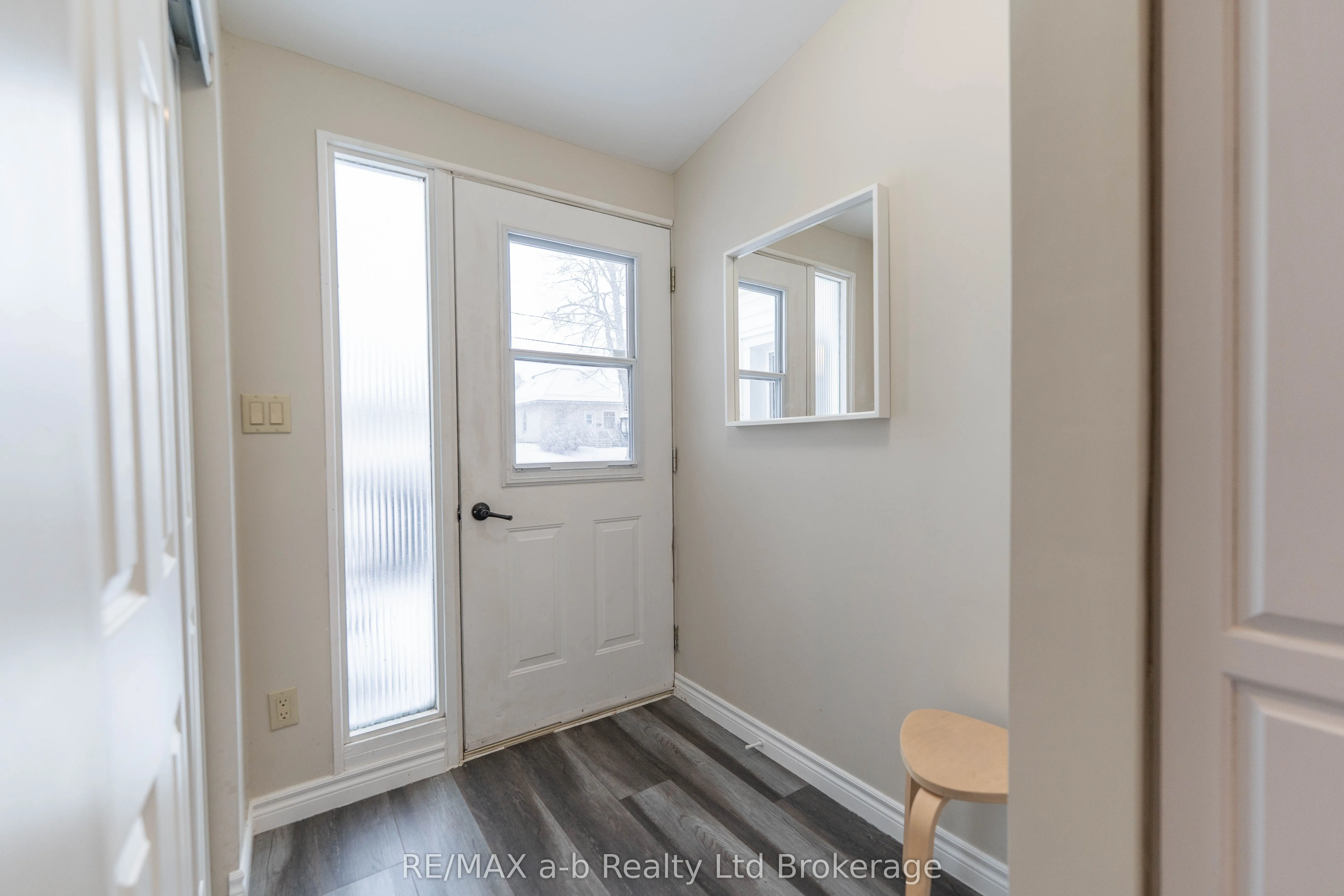 13 Potters Road N