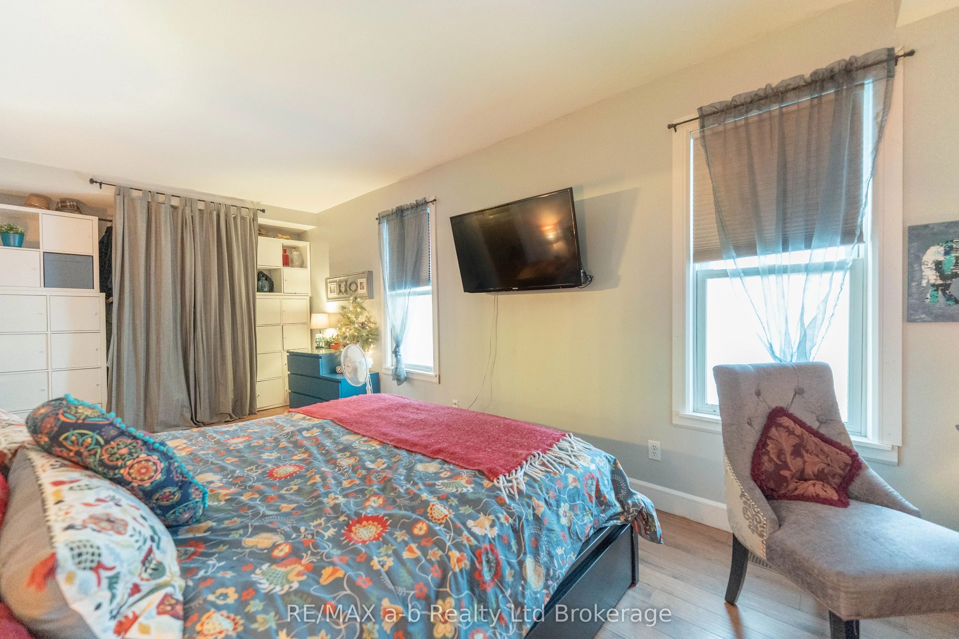 13 Potters Road N