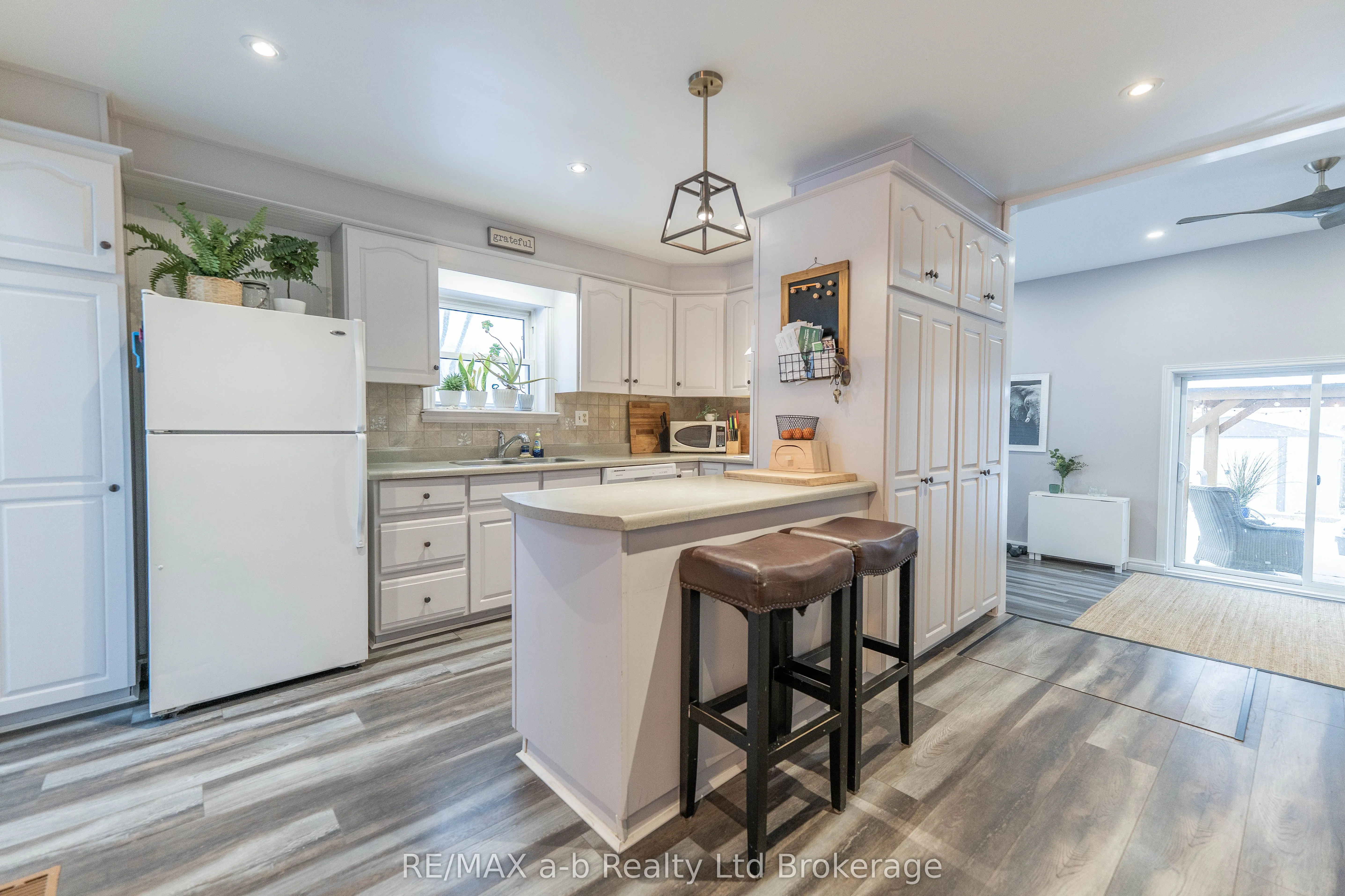 13 Potters Road N