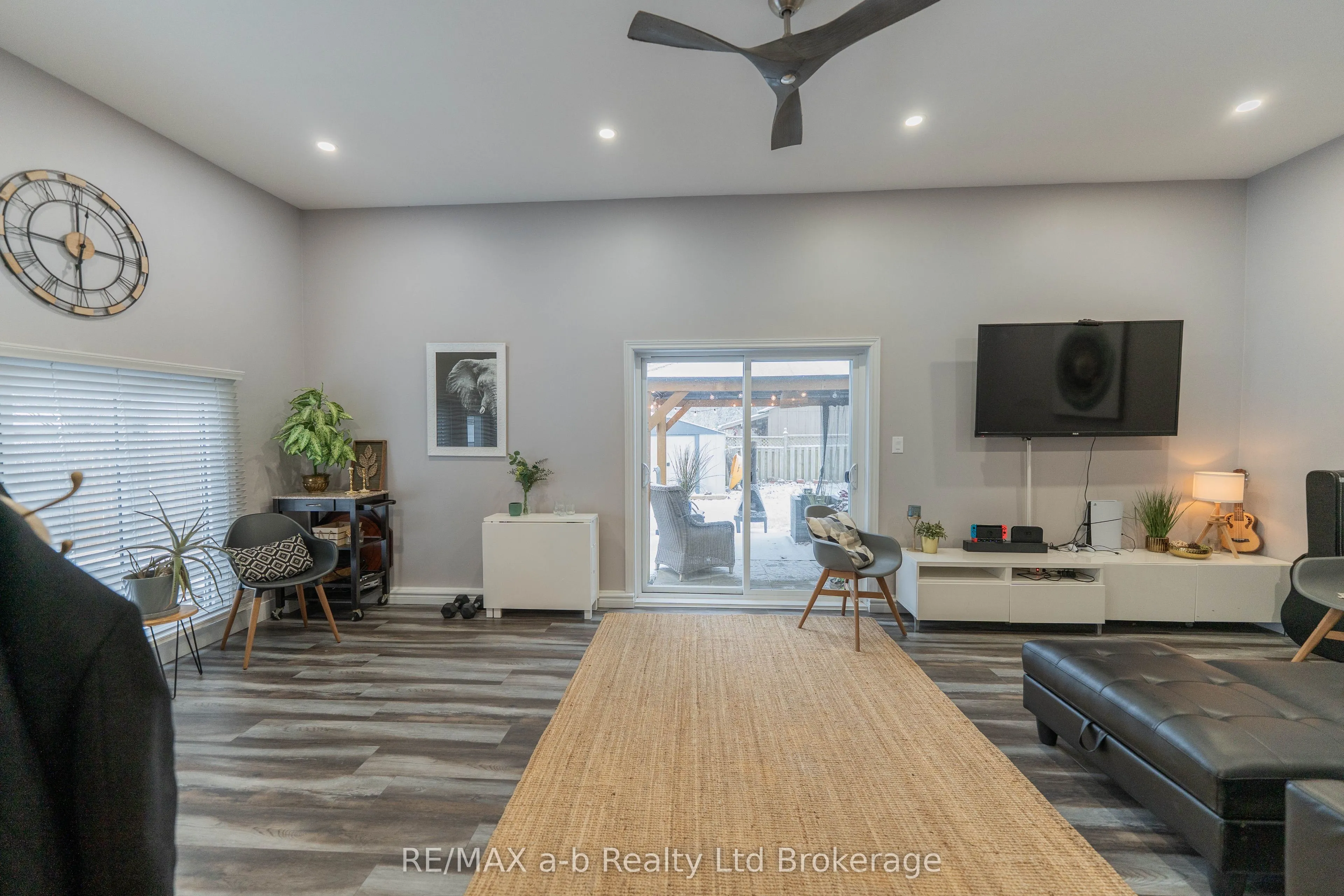 13 Potters Road N