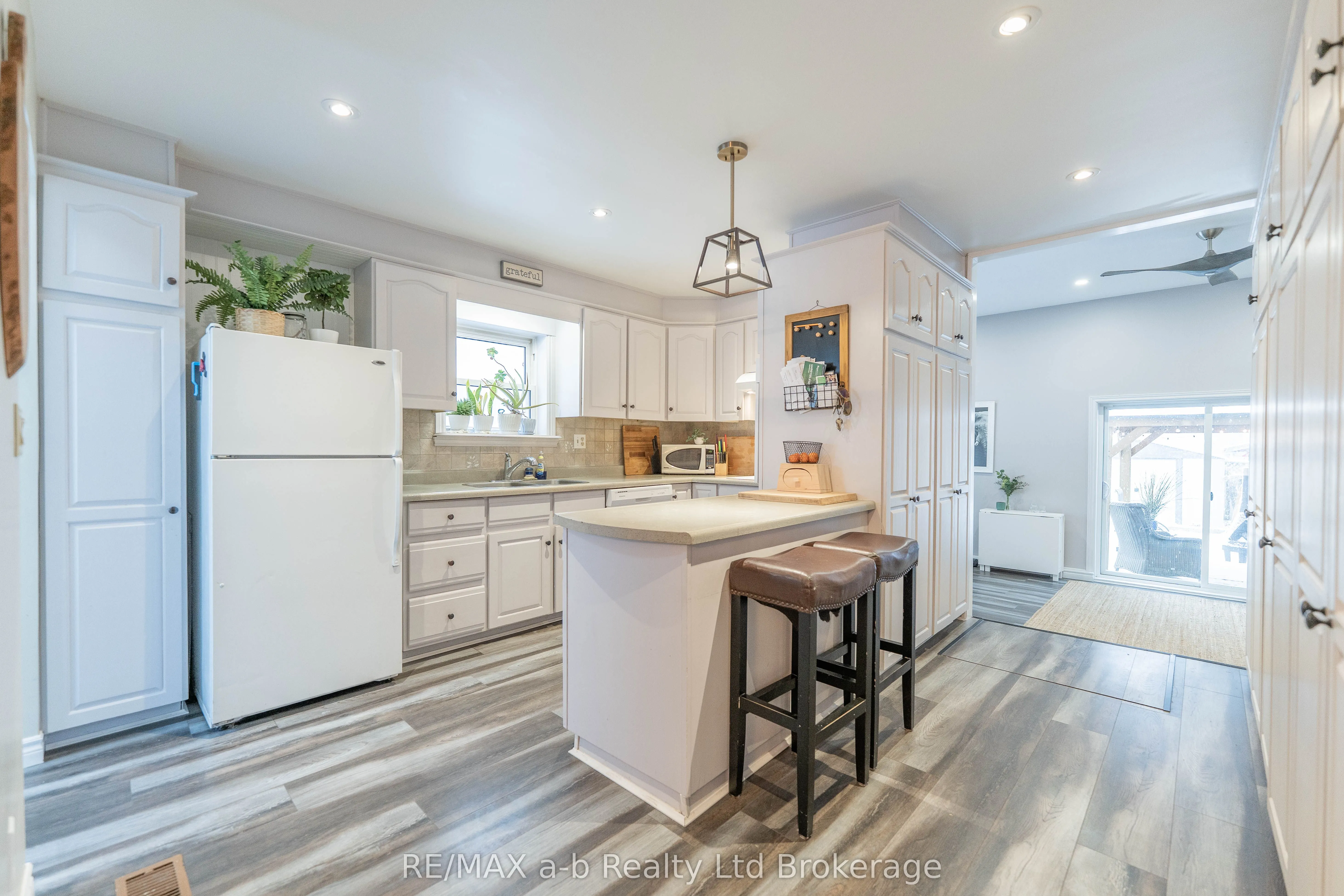 13 Potters Road N