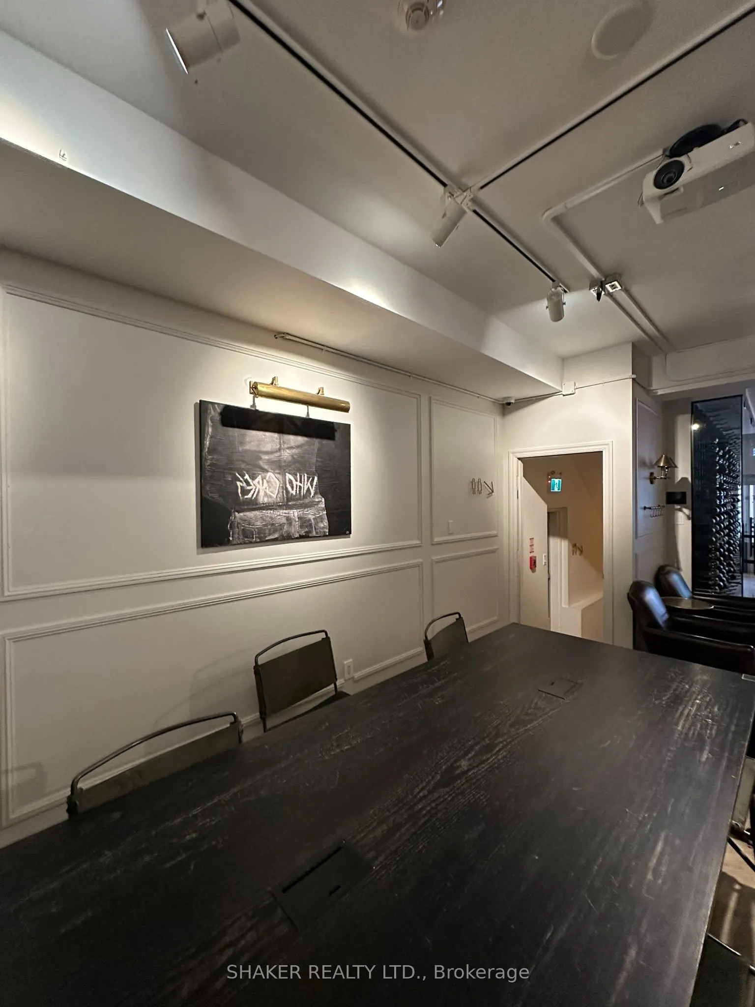 327 Somerset Street W