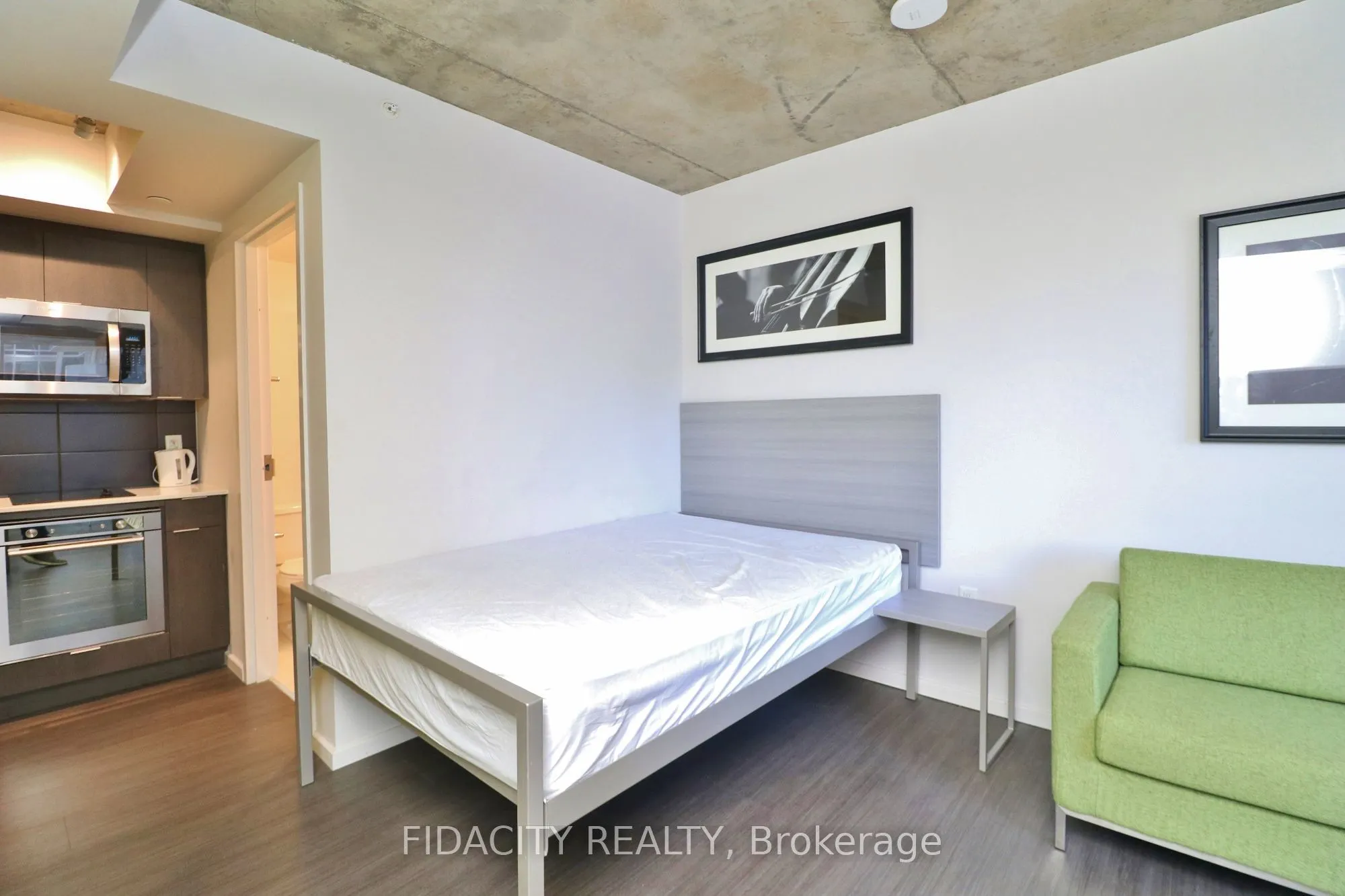 105 Champagne Avenue S #1915