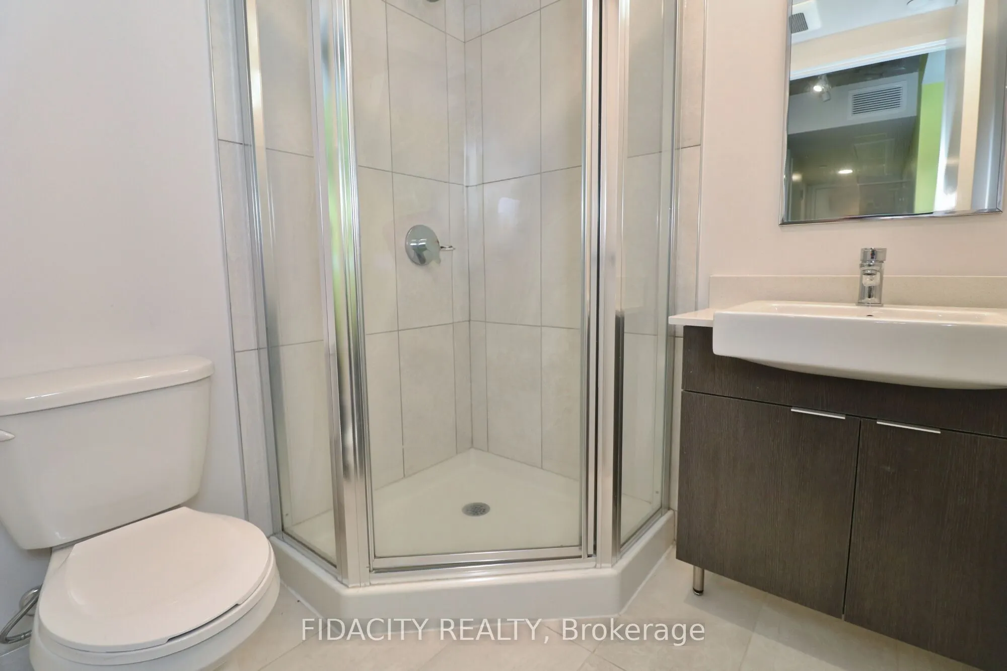 105 Champagne Avenue S #1915