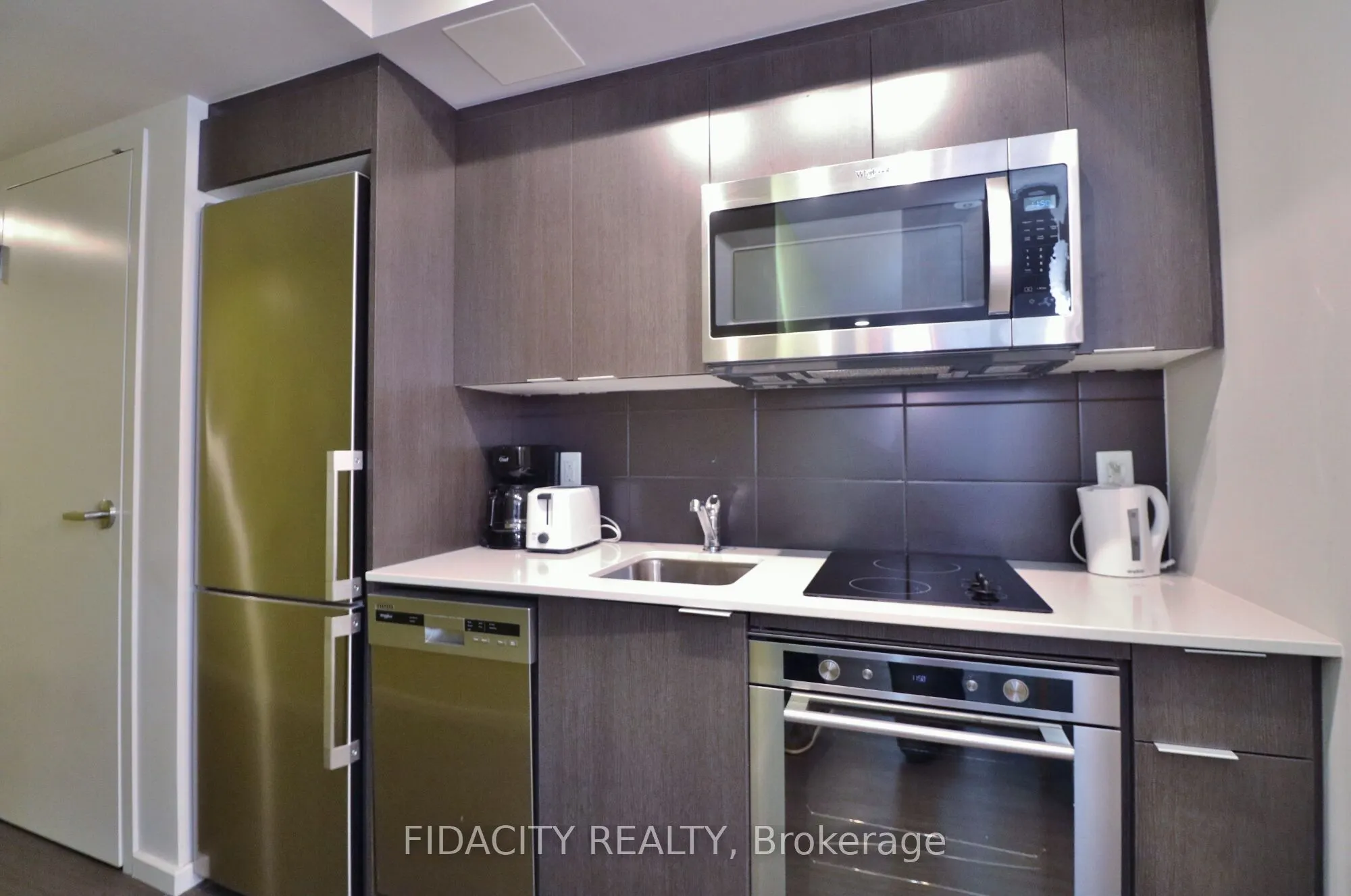 105 Champagne Avenue S #1915