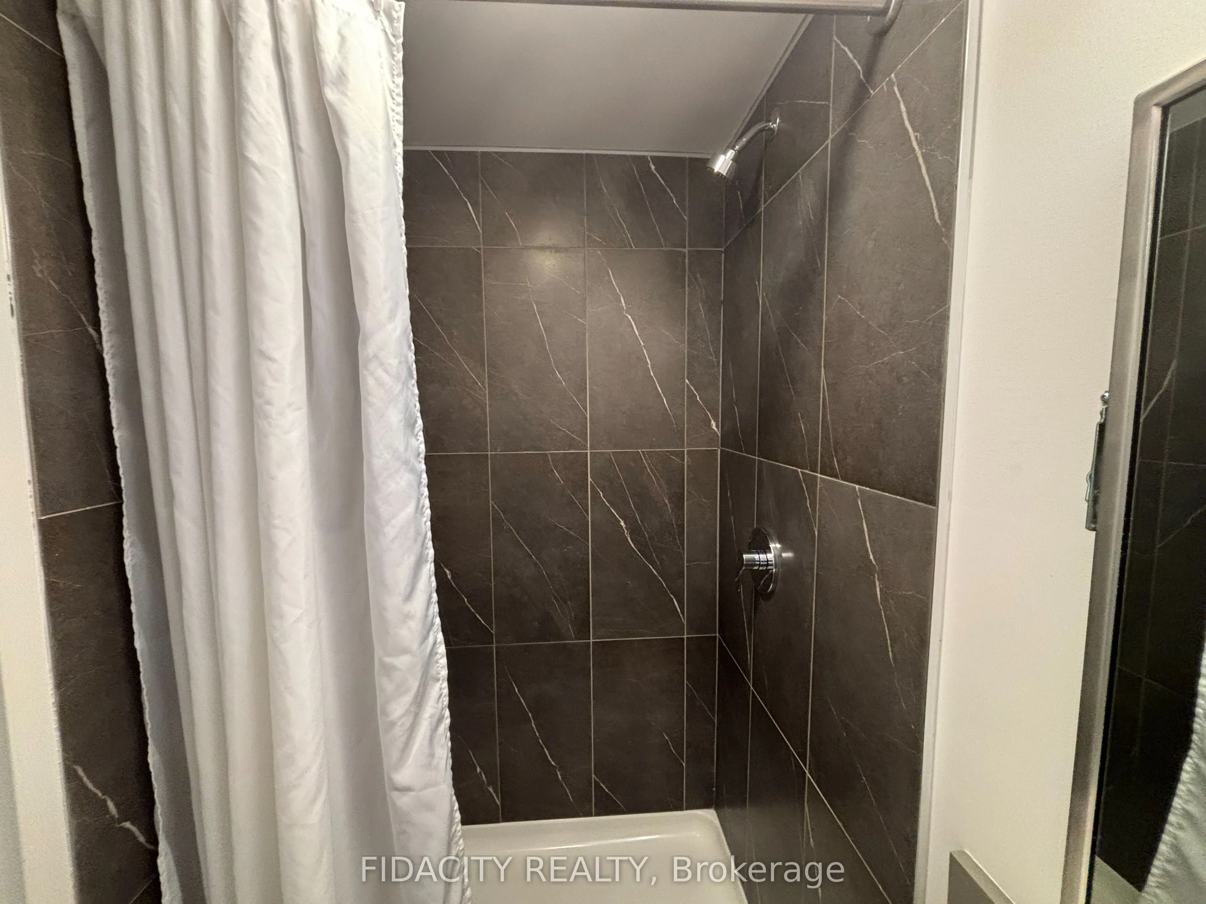 105 Champagne Avenue S #2908