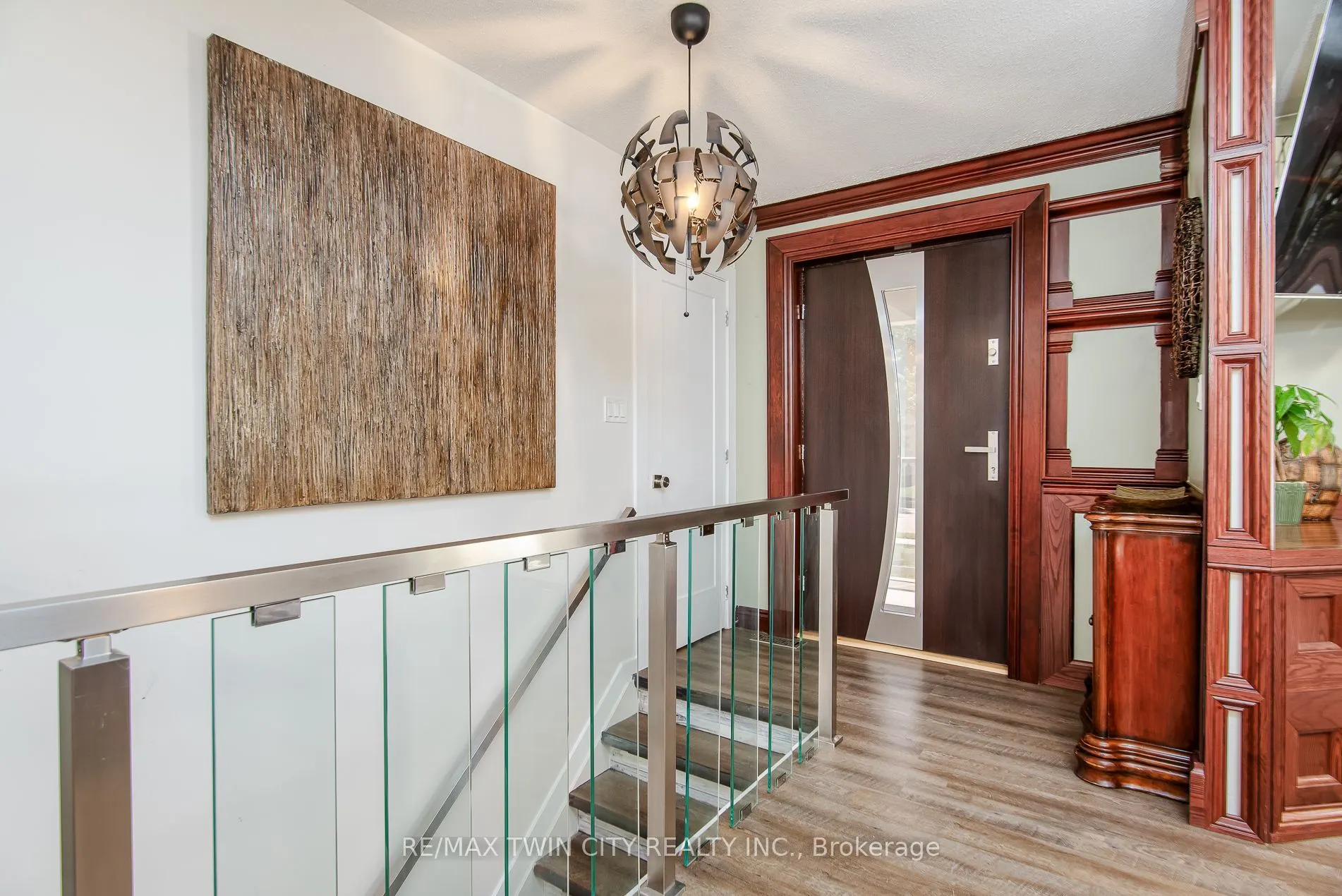 99 John Street W