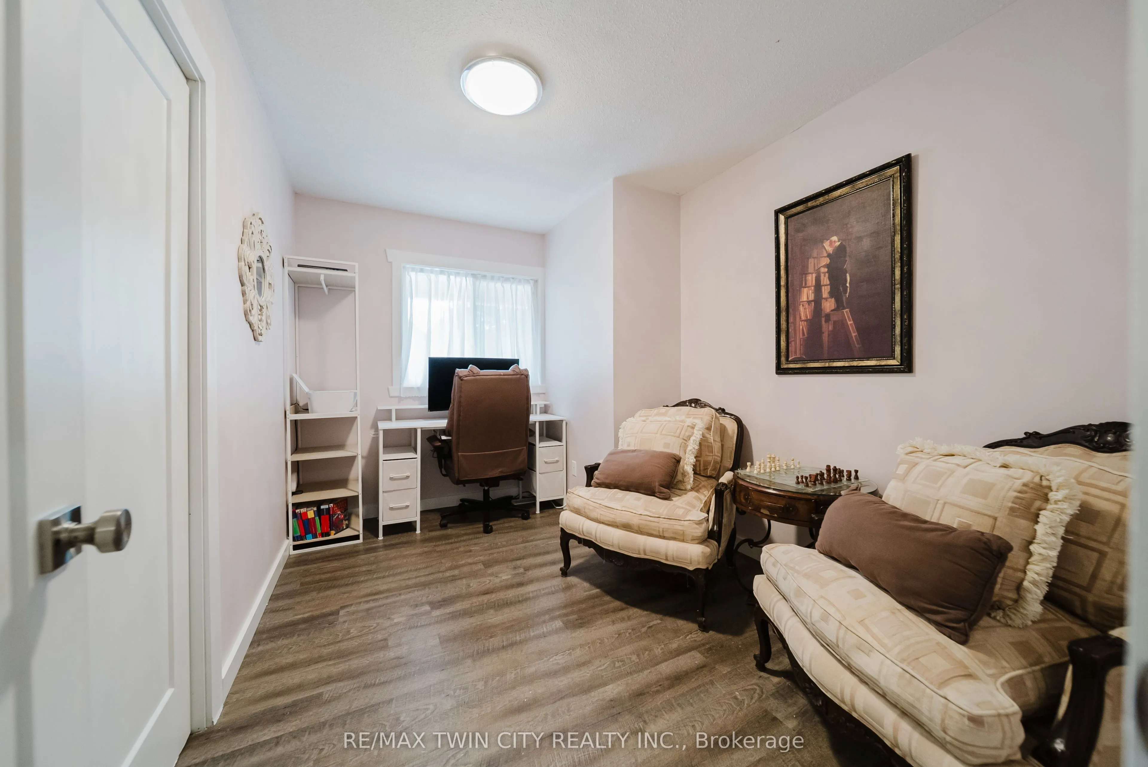 99 John Street W