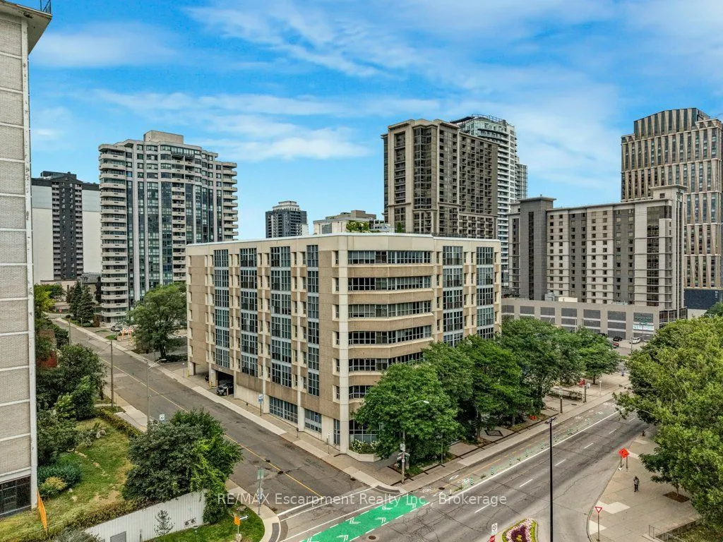 66 Bay Street S #107
