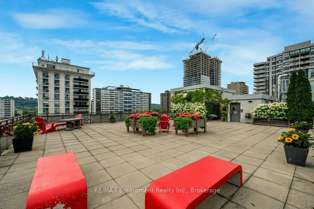 66 Bay Street S #107