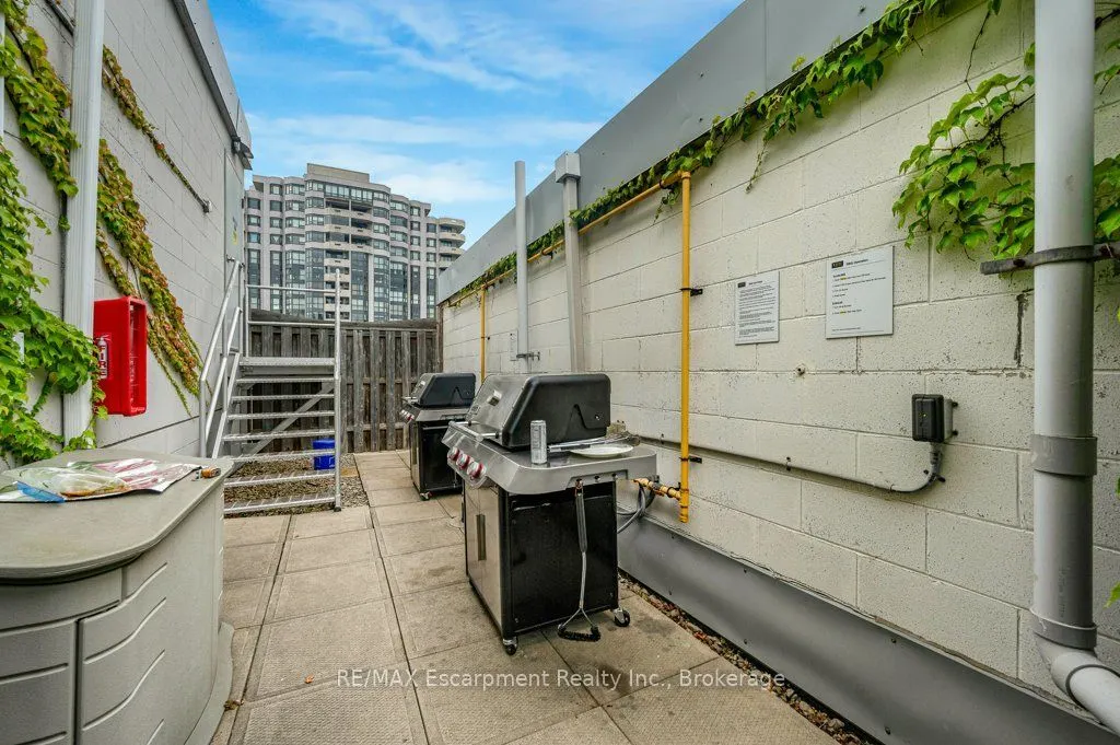 66 Bay Street S #107