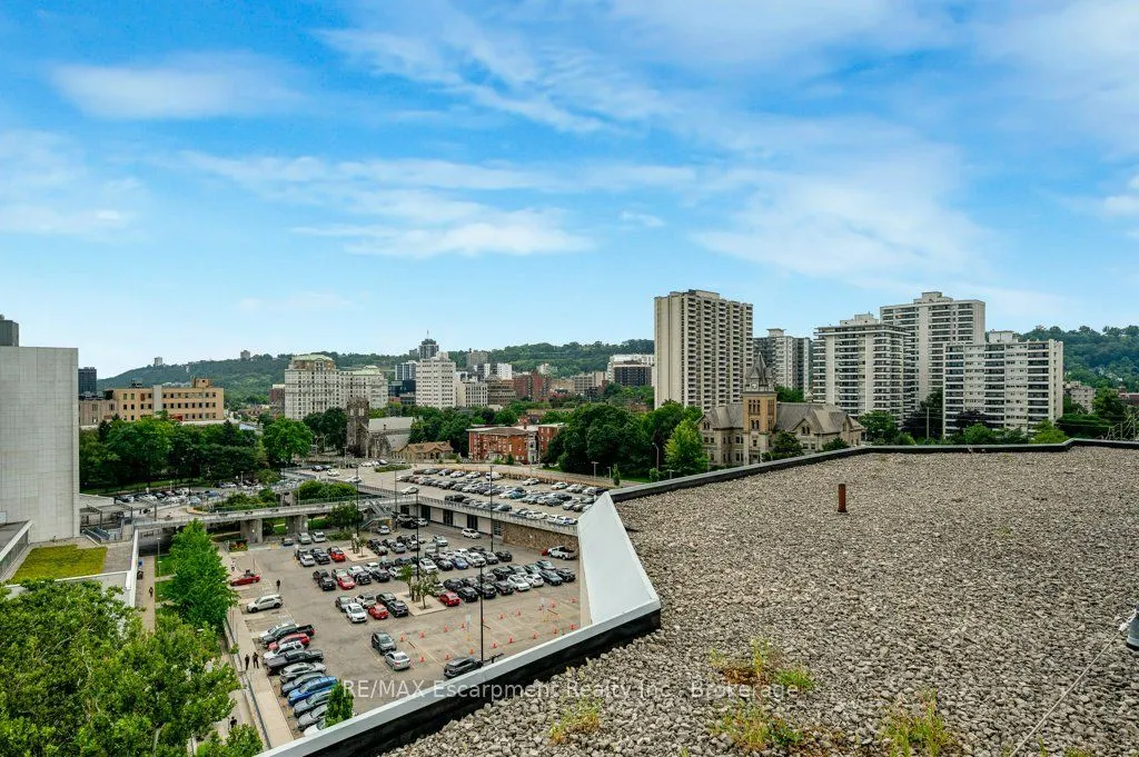 66 Bay Street S #107