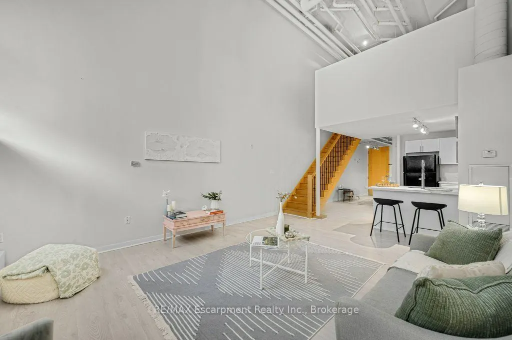 66 Bay Street S #107